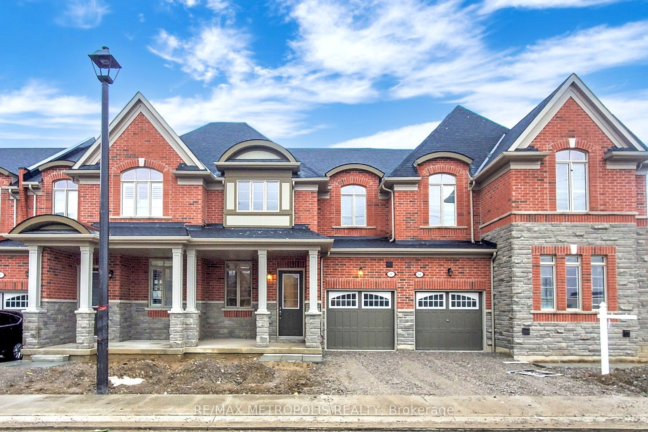 9 Caton Lane, Ajax, ON L1T 0P8