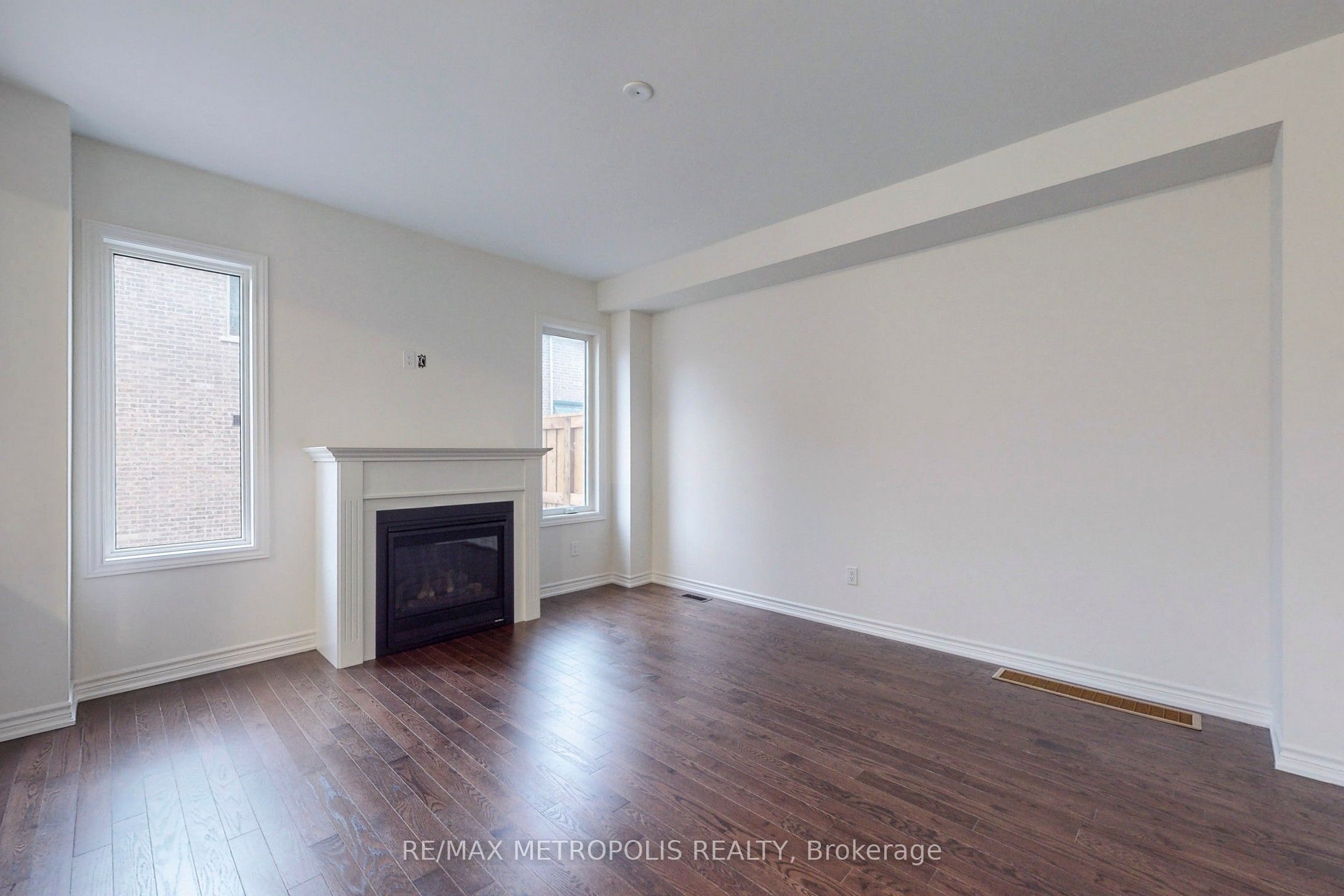 9 Caton Lane, Ajax, ON L1T 0P8 photo 2