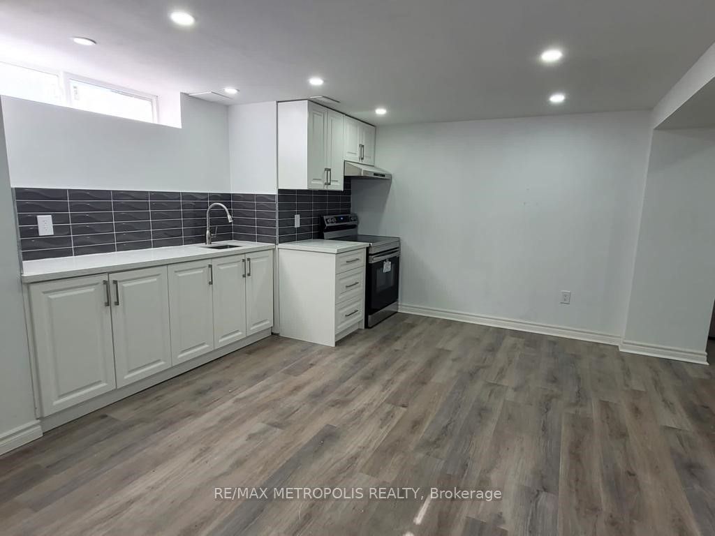 16A Fletcher Avenue Basement, Ajax, ON L1Z 1H5 photo 3