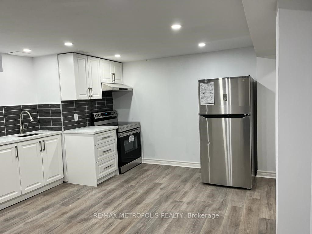 16A Fletcher Avenue Basement, Ajax, ON L1Z 1H5 photo 4