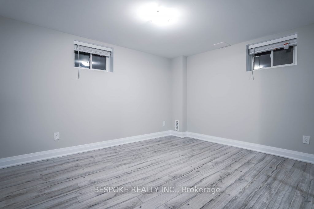 423 Miller Avenue Bsmt, Oshawa, ON L1J 2S8 photo 5
