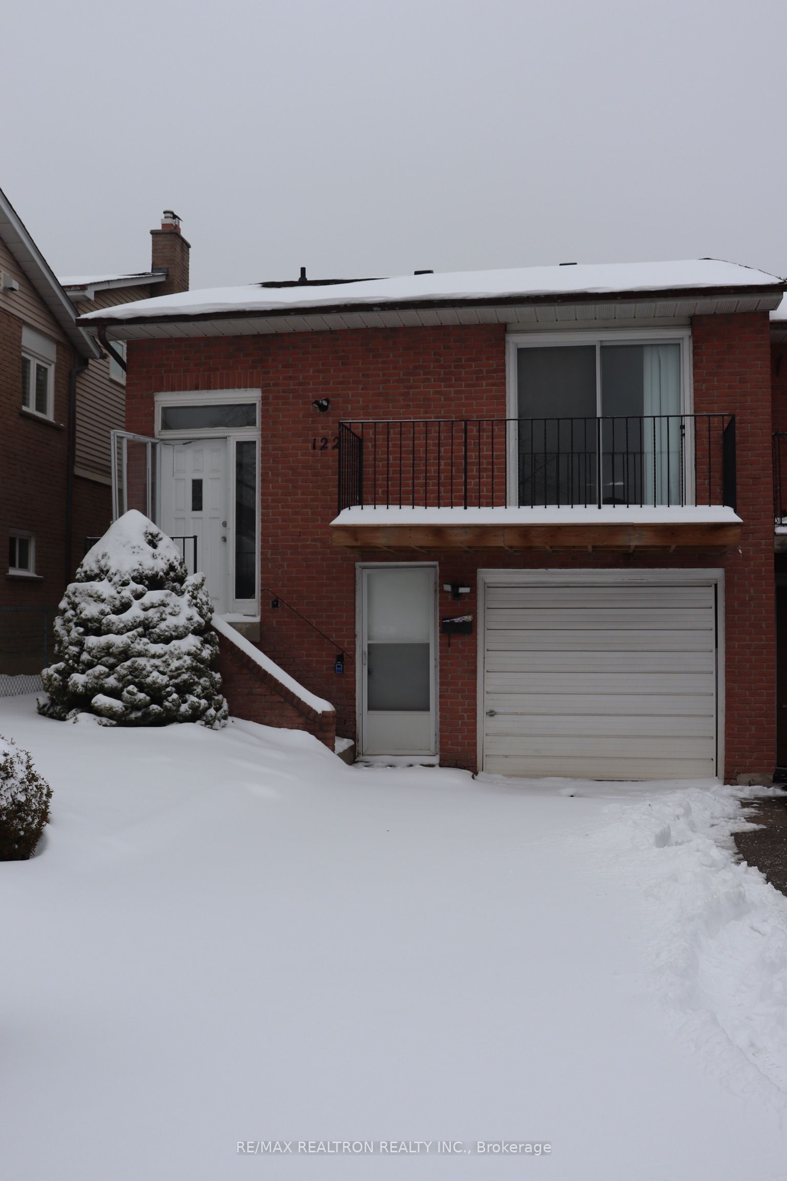 122 Copperwood Square, Toronto, ON M1V 2C1