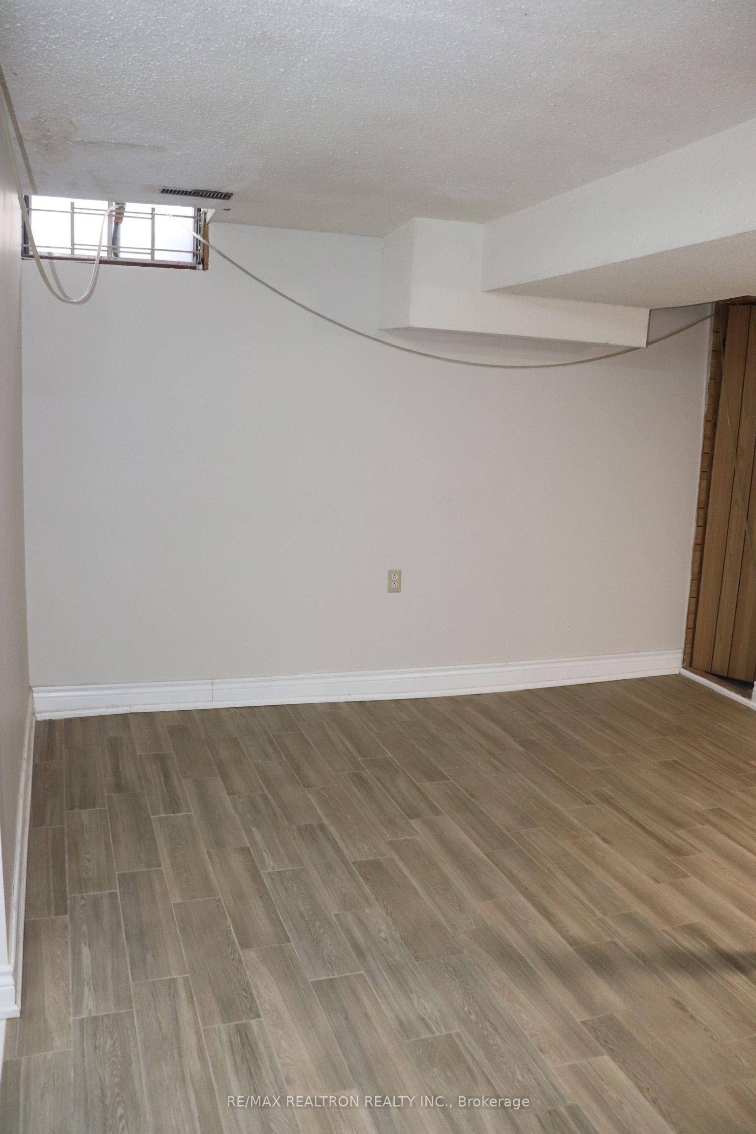 122 Copperwood Square, Toronto, ON M1V 2C1 photo 4