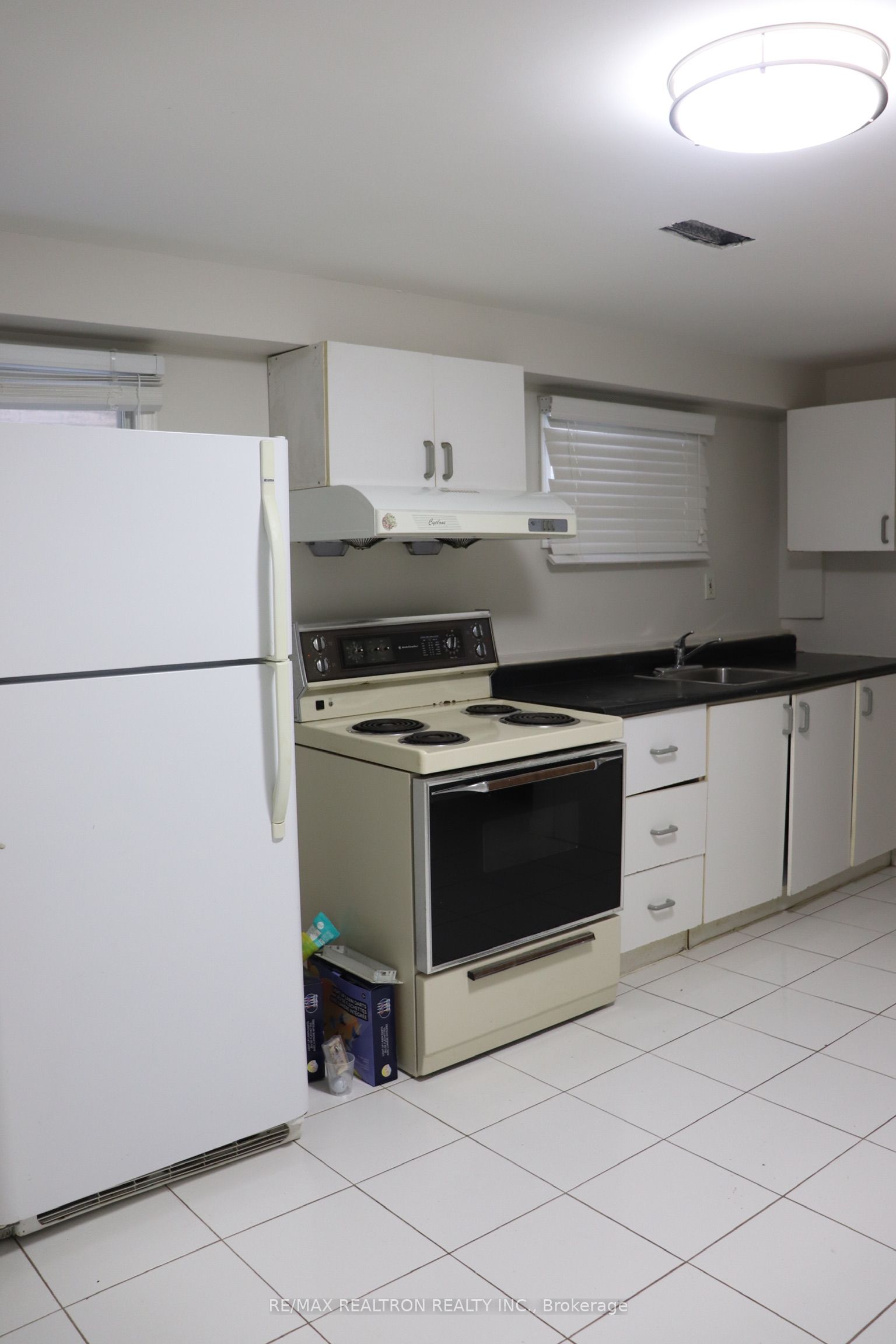 122 Copperwood Square, Toronto, ON M1V 2C1 photo 5