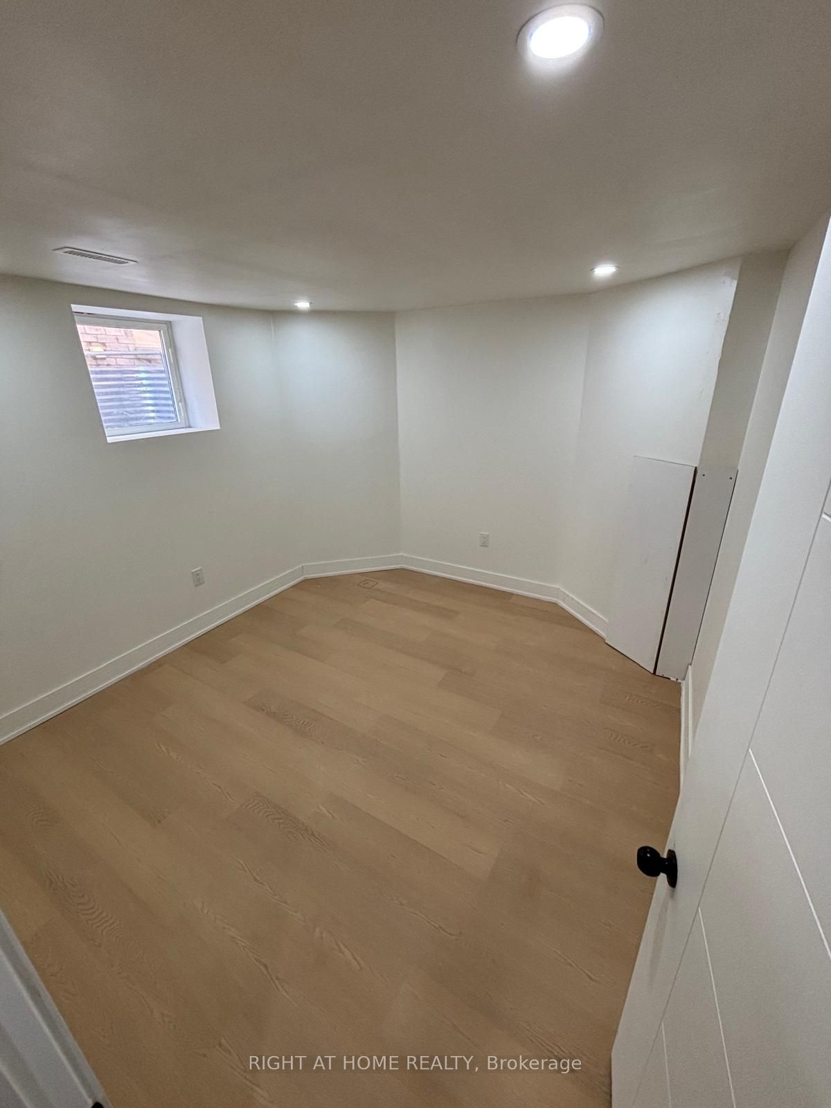 31 Orleans Drive Basement, Toronto, ON M1C 4T1 photo 5