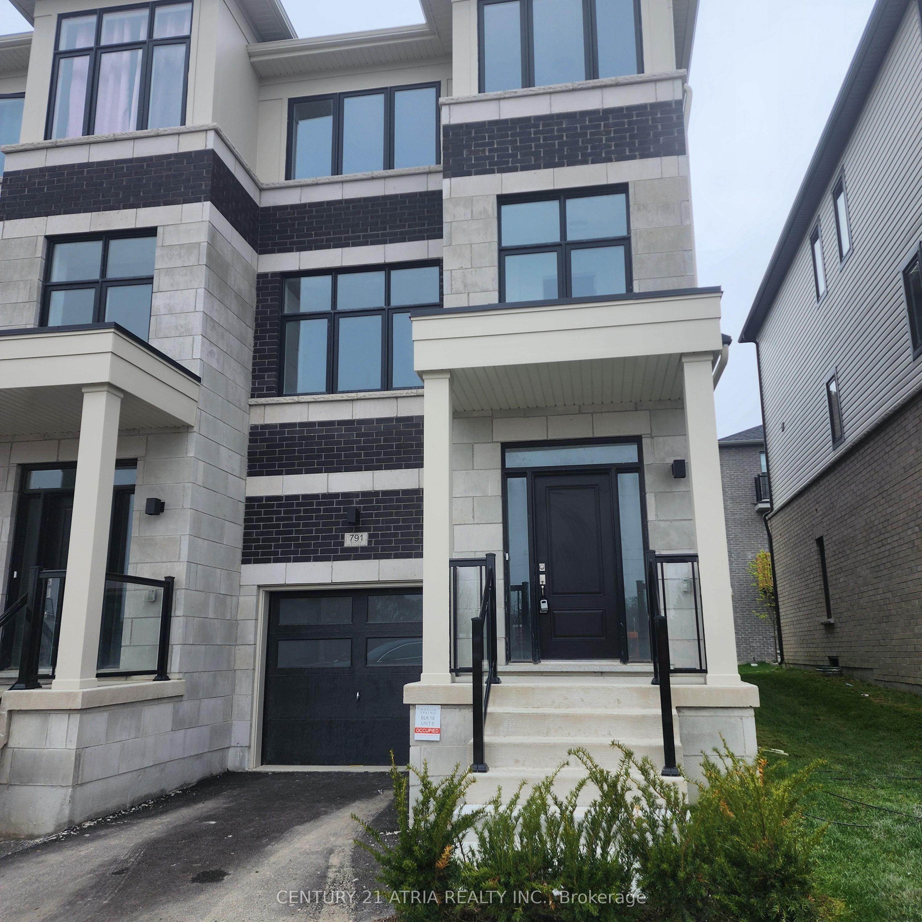 791 Chinook Path, Oshawa, ON L1H 0B1