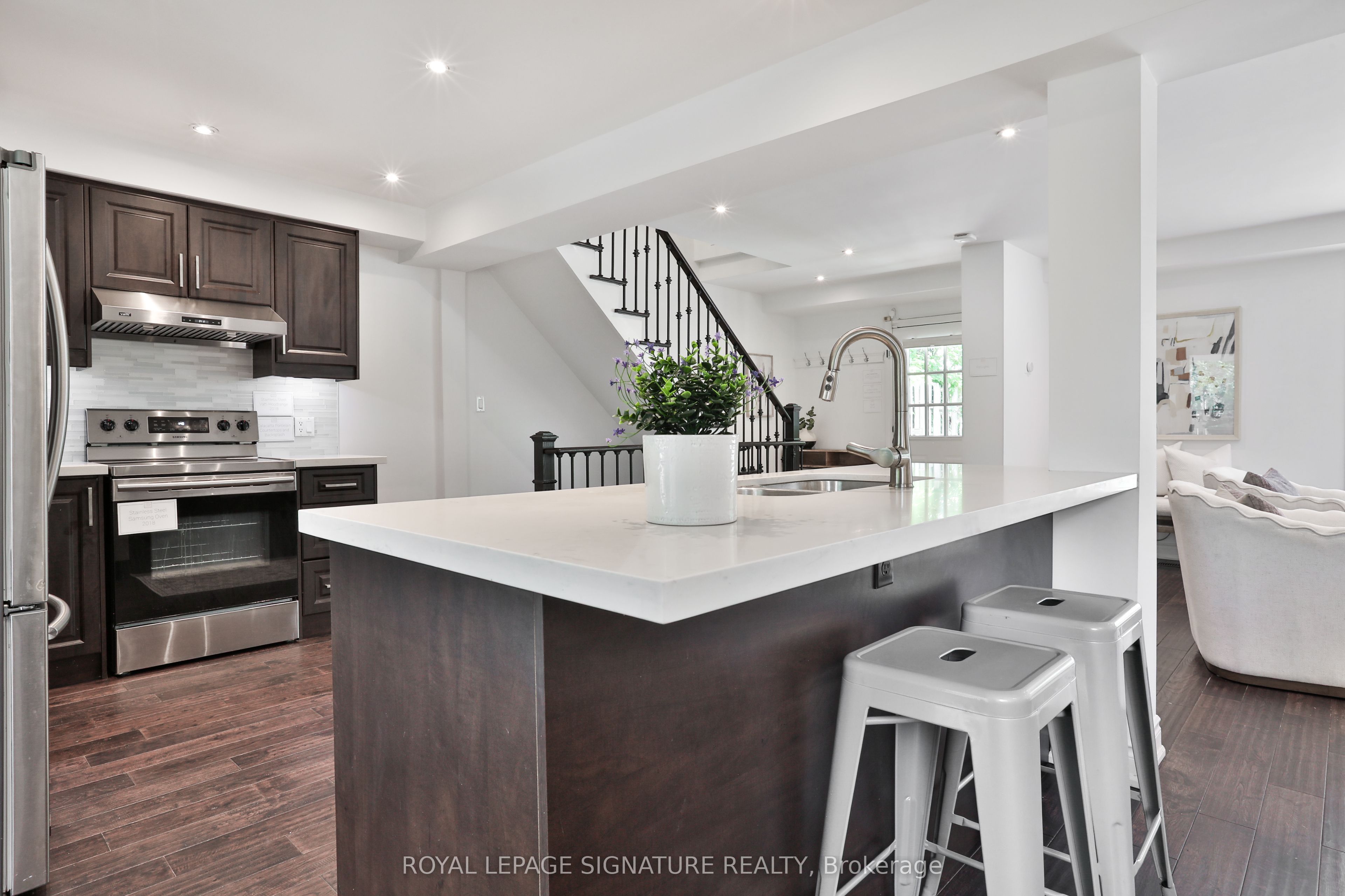 280 Gowan Avenue, Toronto, ON M4J 2K6 photo 4