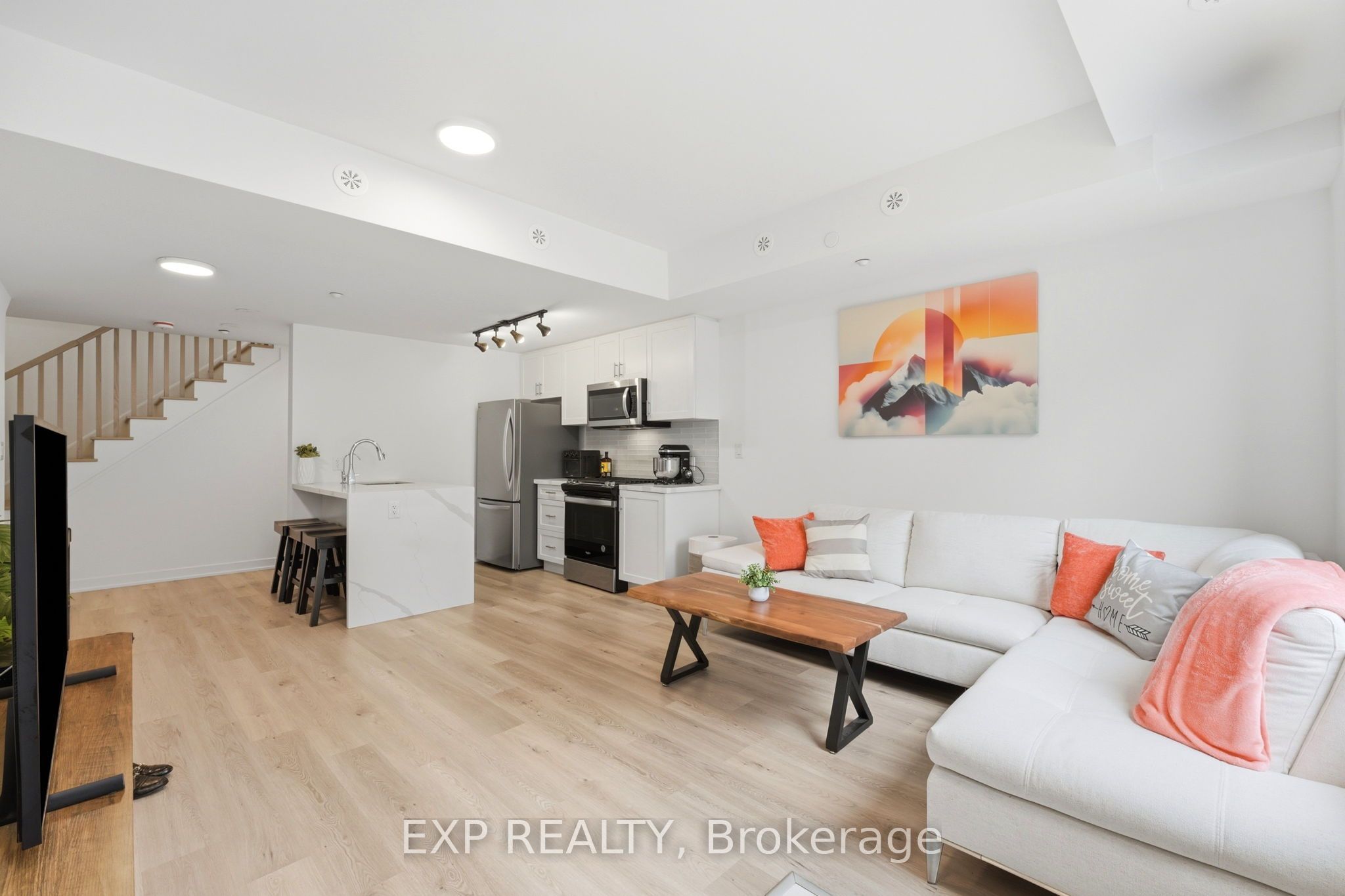 1475 O'Connor Dr Drive 14, Toronto, ON M4B 2V5