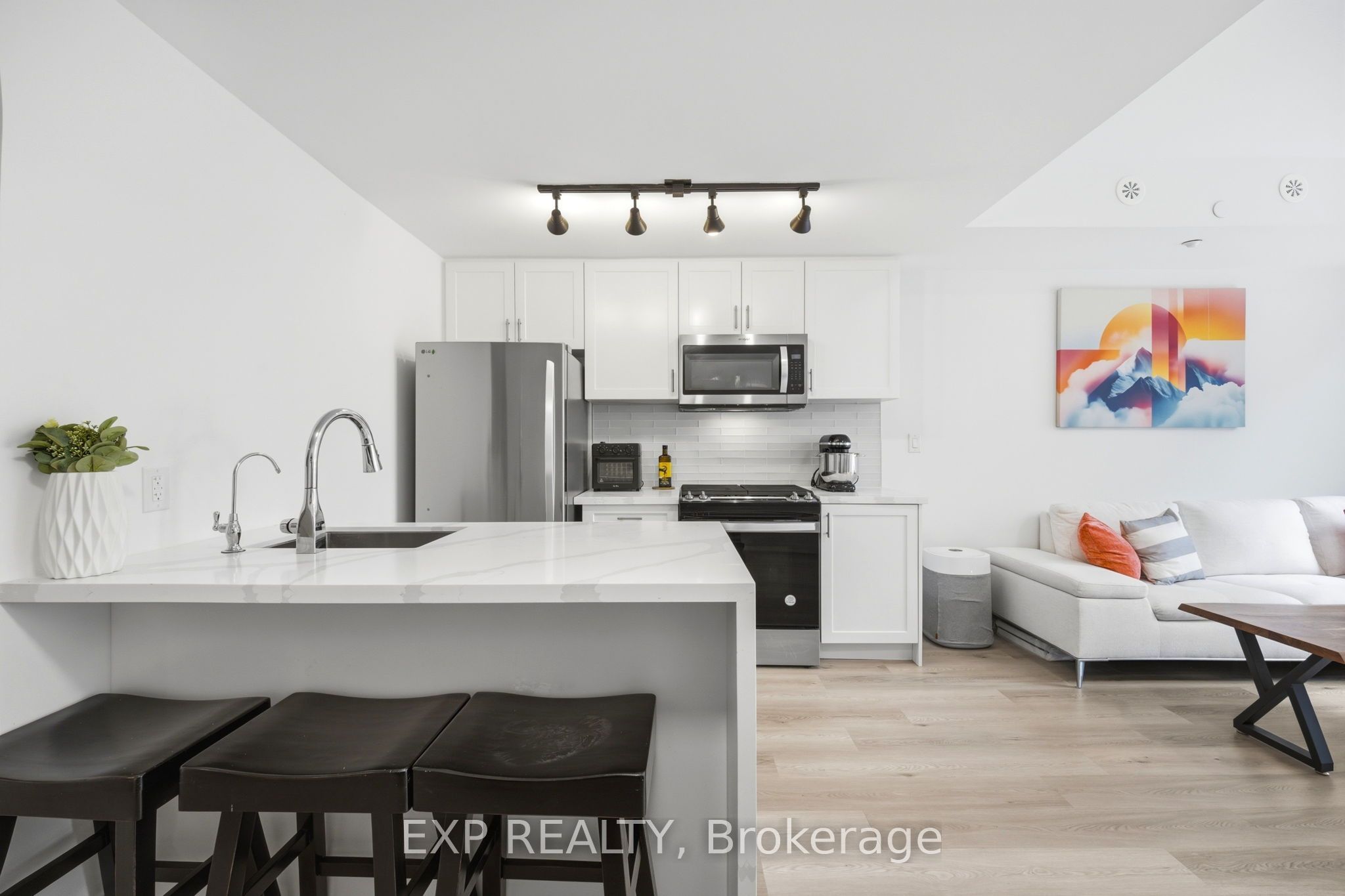 1475 O'Connor Dr Drive 14, Toronto, ON M4B 2V5 photo 3