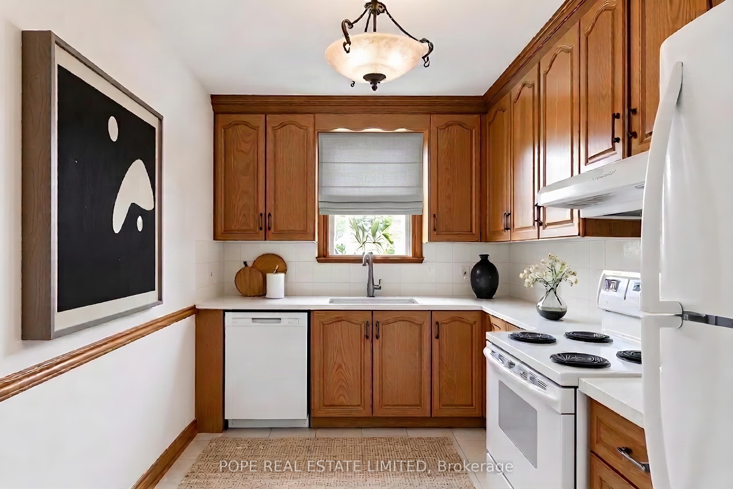 210 Donlands Avenue, Toronto, ON M4J 3R1 photo 4
