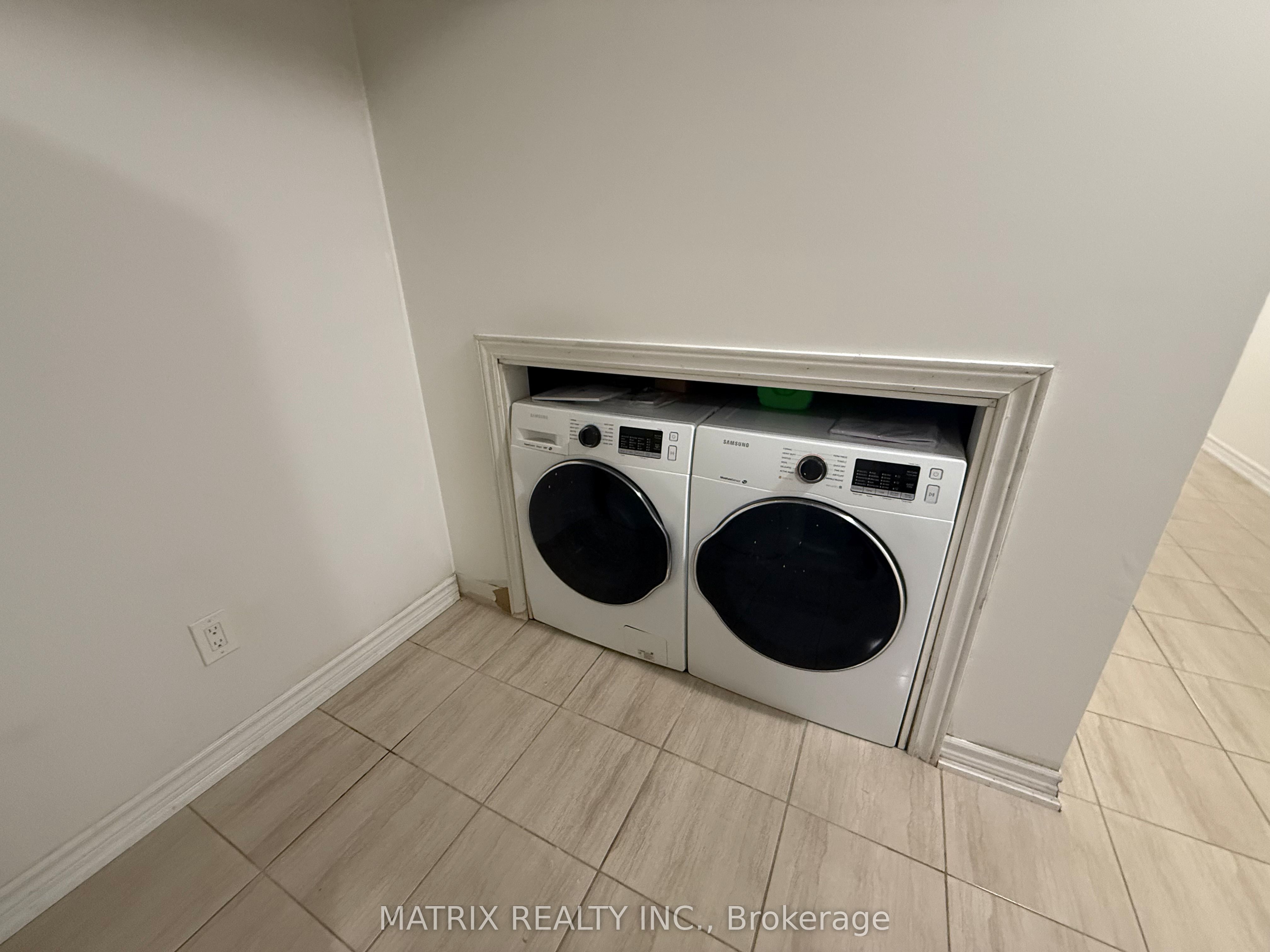 1526 Elmsley Drive, Pickering, ON L1X 0B5 photo 5
