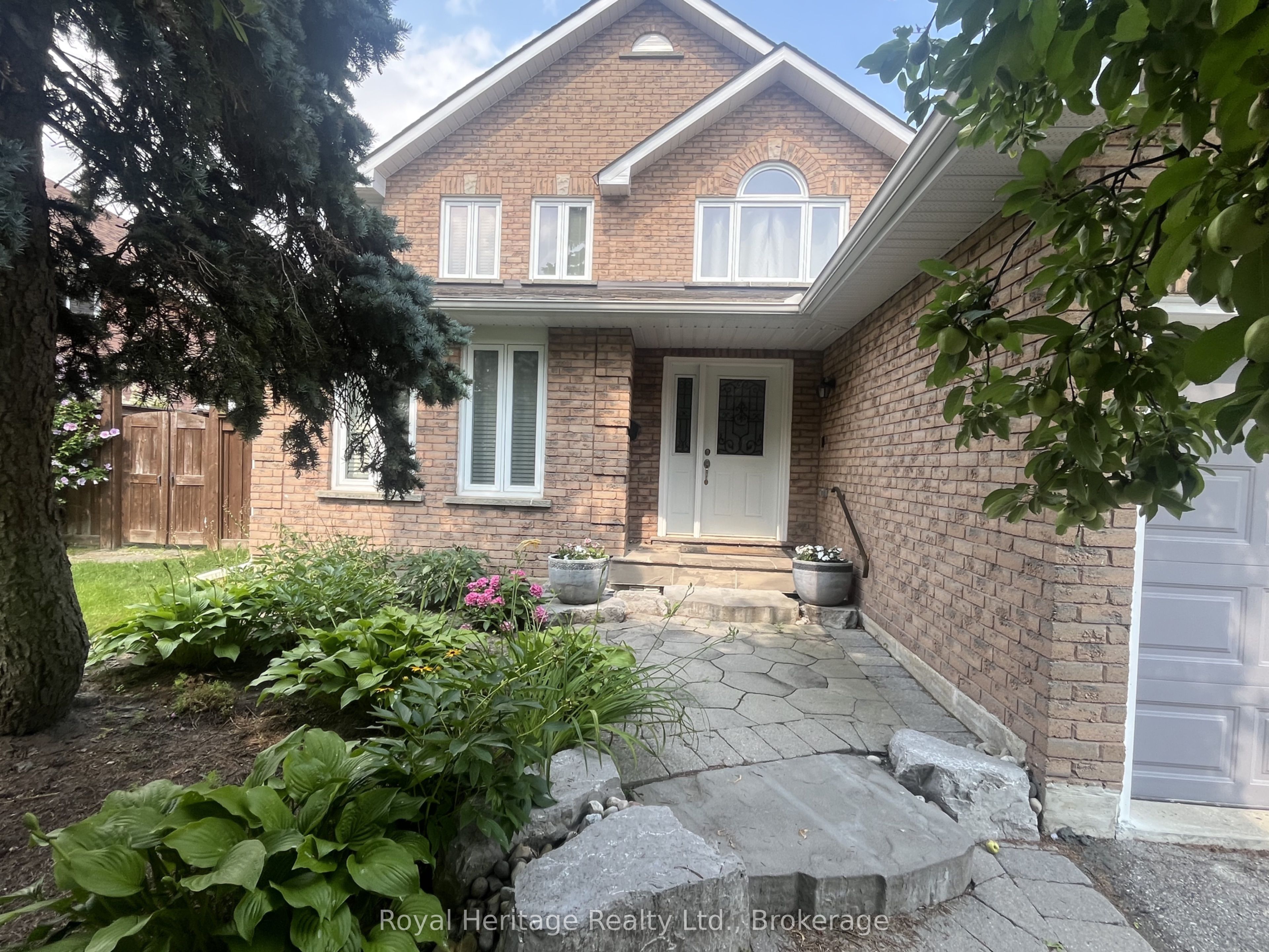184 Lake Drive Way W, Ajax, ON L1S 4Y2 photo 3