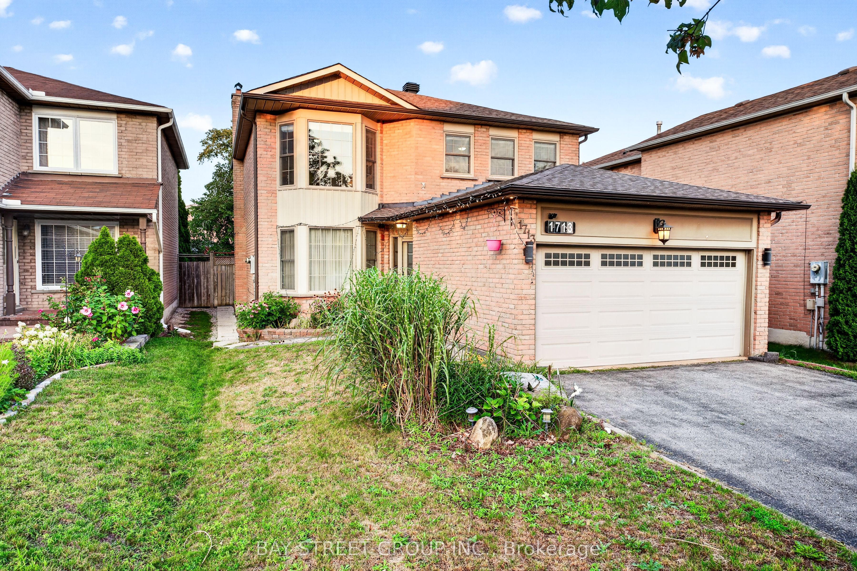 1713 Kirkwood Lane, Pickering, ON L1V 4W8 photo 3