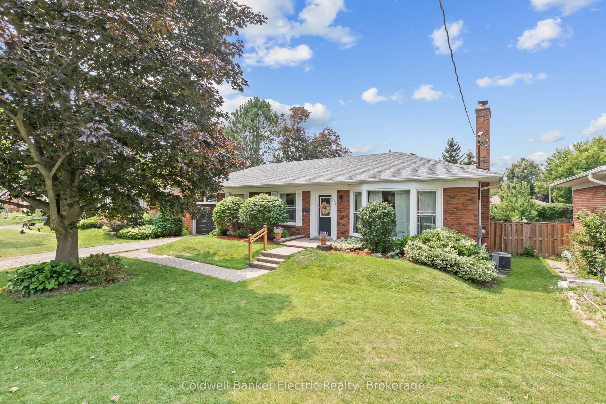 326 Cochrane Street, Whitby, ON L1N 5J3