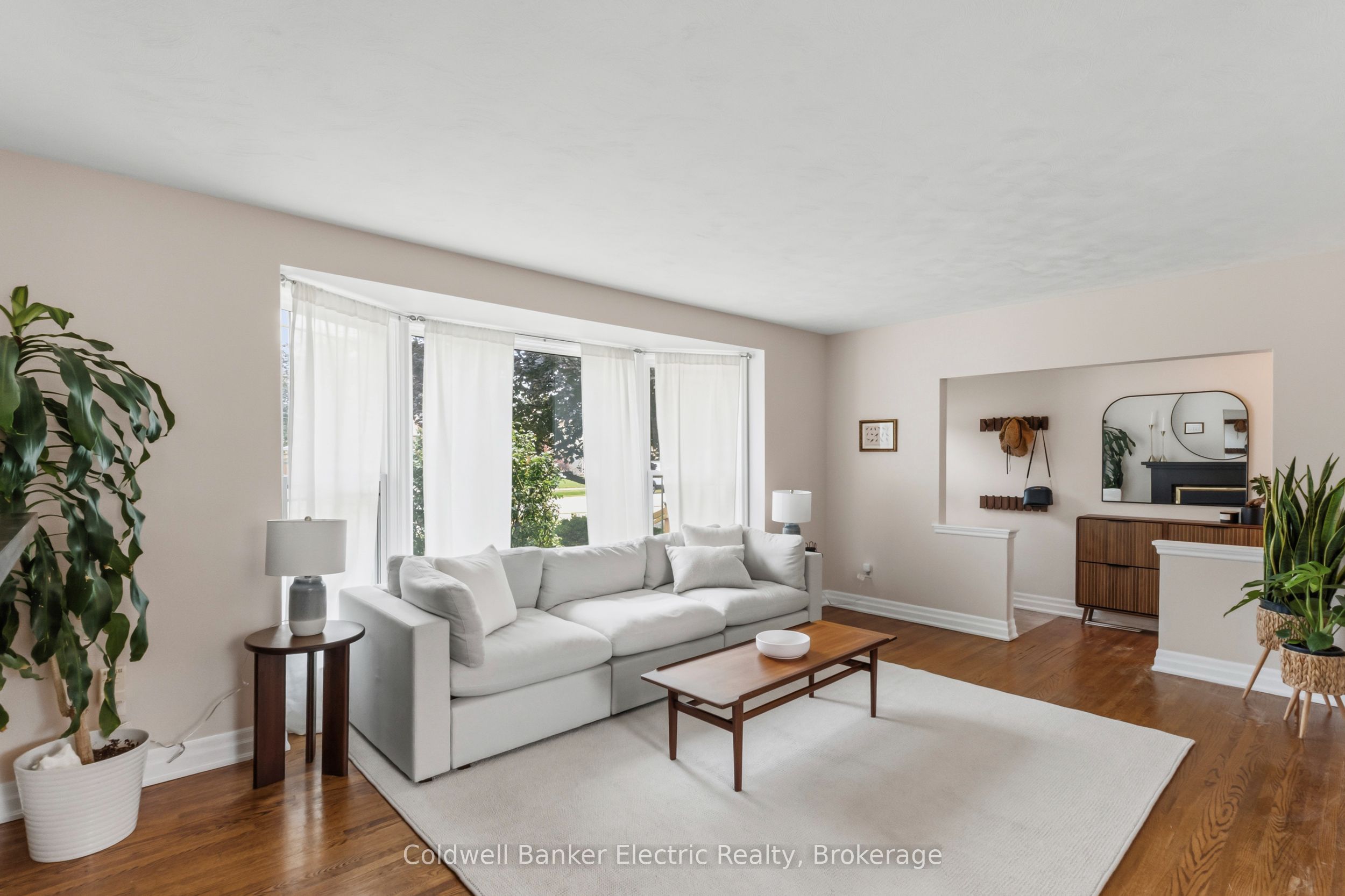 326 Cochrane Street, Whitby, ON L1N 5J3 photo 4