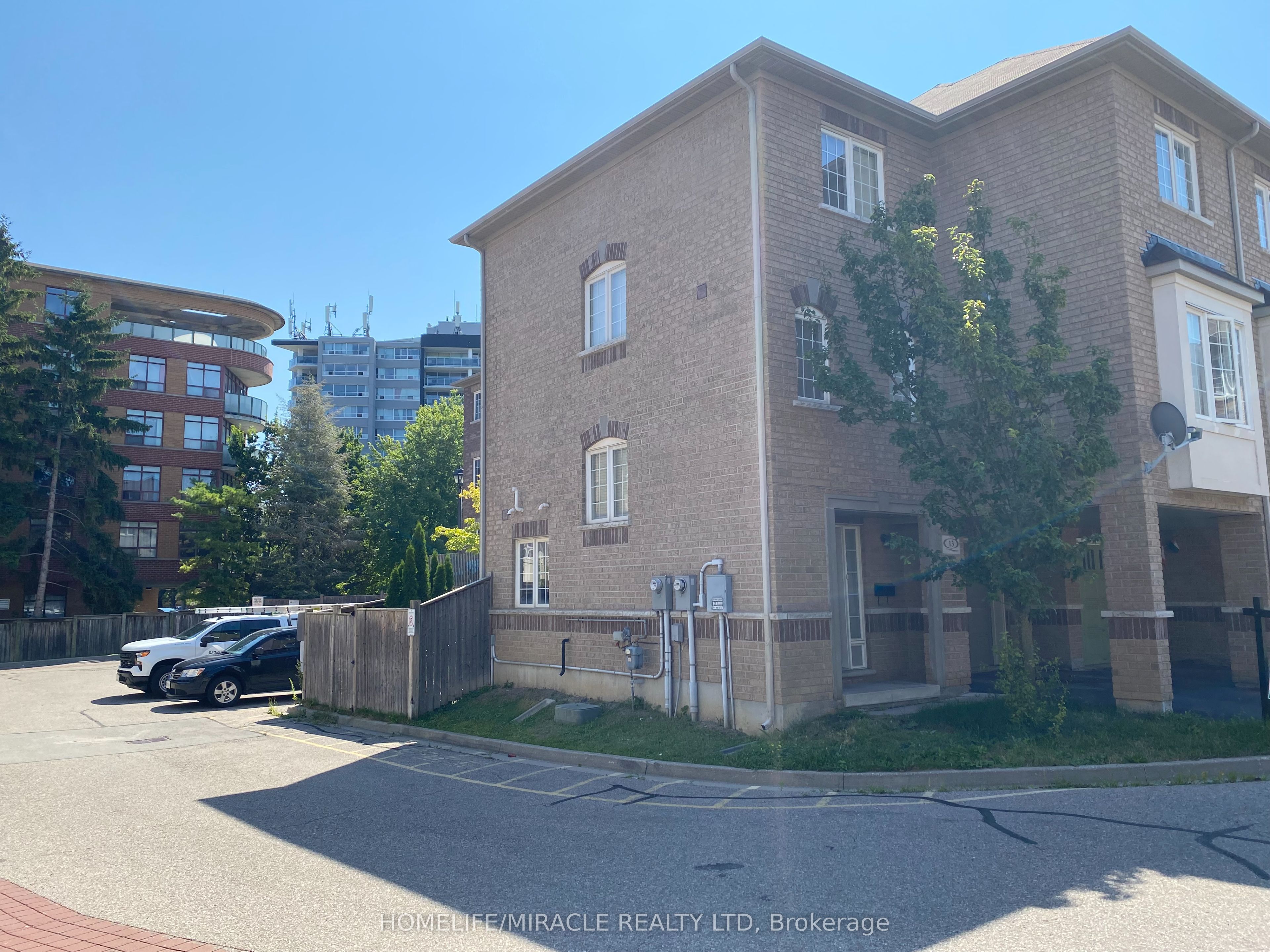 13 Vasto Lane, Toronto, ON M1M 0C6 photo 2