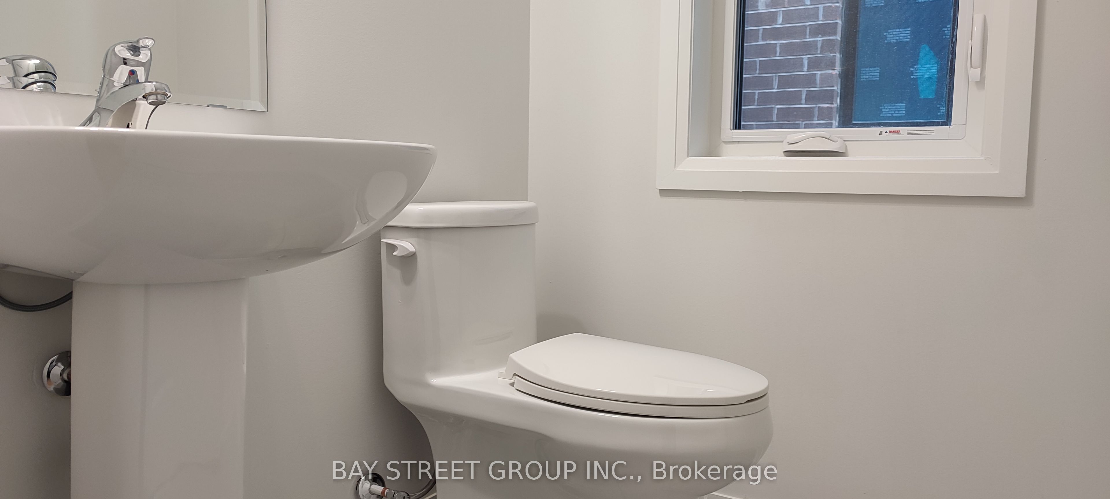 1063 Pisces Trail, Pickering, ON L1X 0P7 photo 4