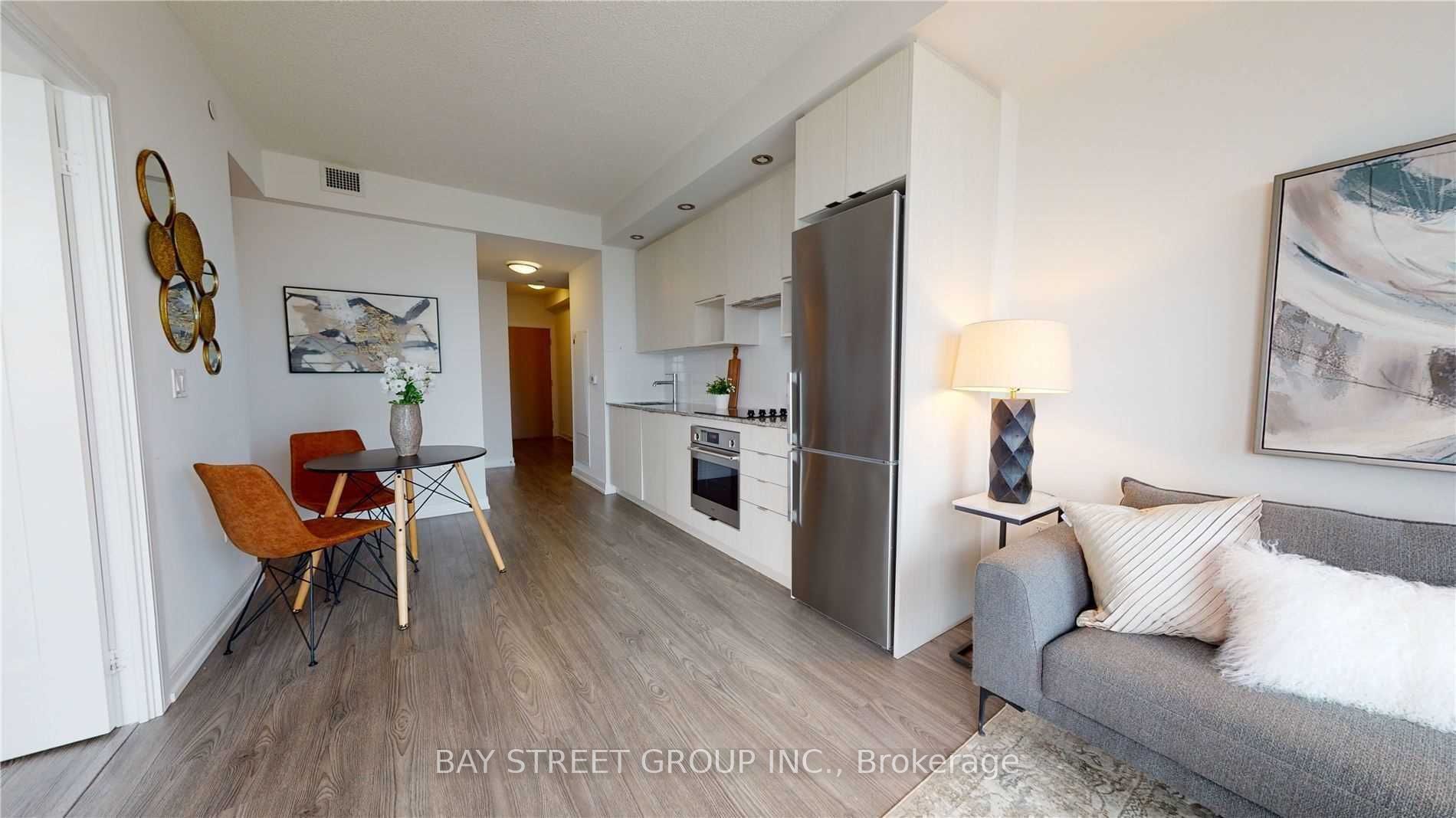 225 Village Green Square 2901, Toronto, ON M1S 0K6 photo 2