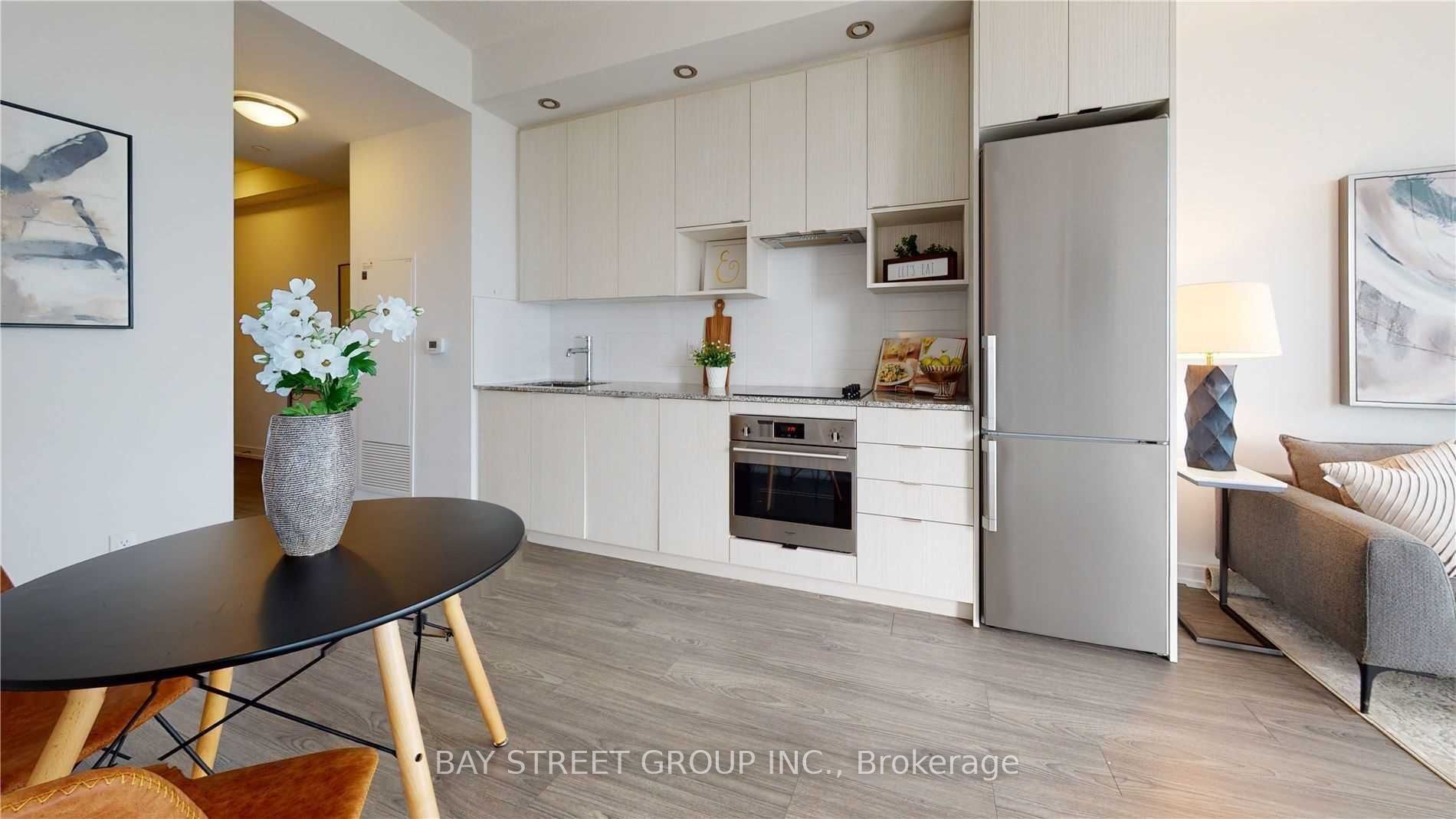 225 Village Green Square 2901, Toronto, ON M1S 0K6 photo 4