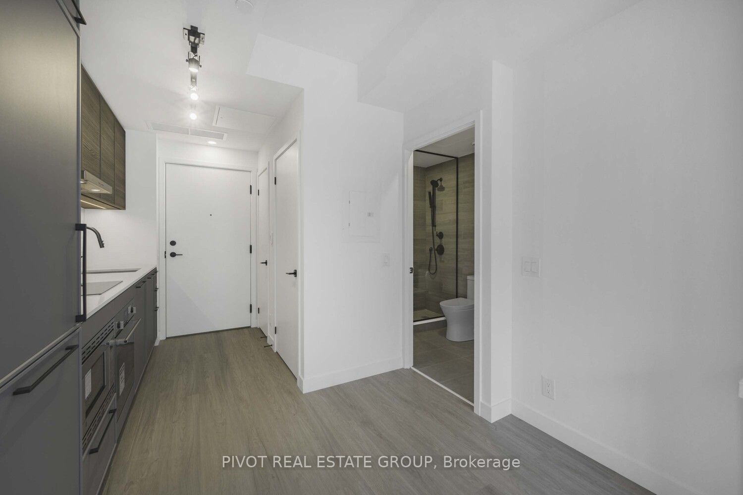 1050 Eastern Avenue 732, Toronto, ON M4L 0B7 photo 4
