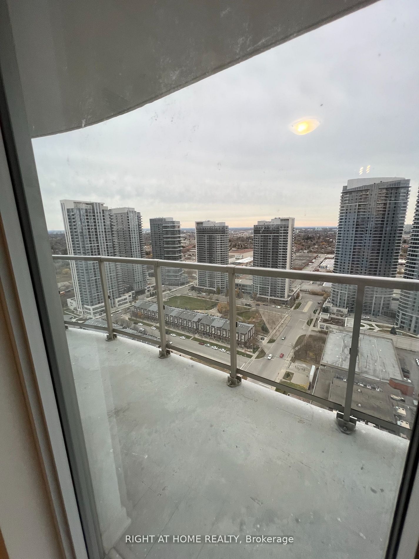 2033 Kennedy Road 3105, Toronto, ON M5T 0B9 photo 5