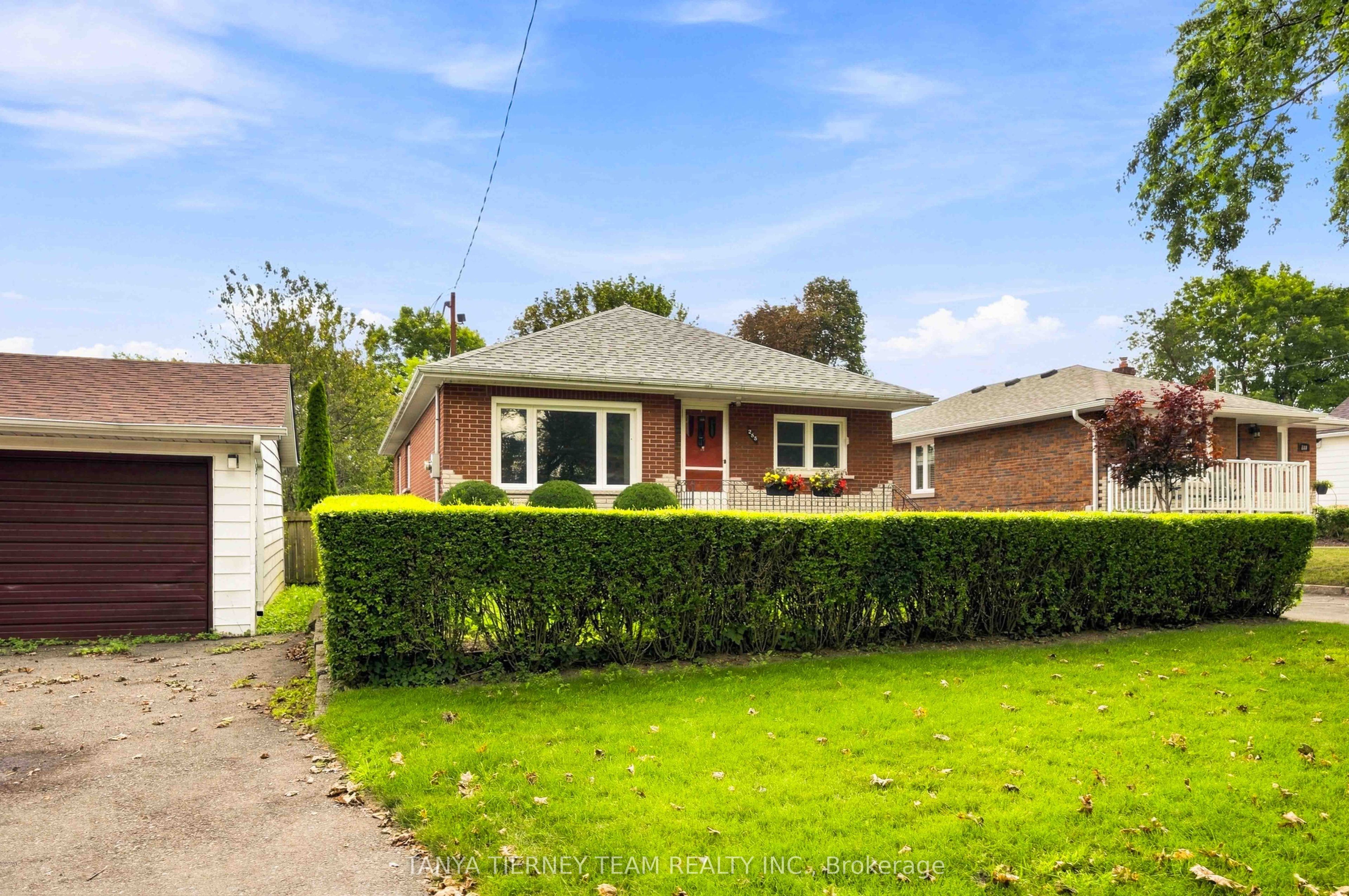 285 Muriel Avenue, Oshawa, ON L1J 2W8 photo 3