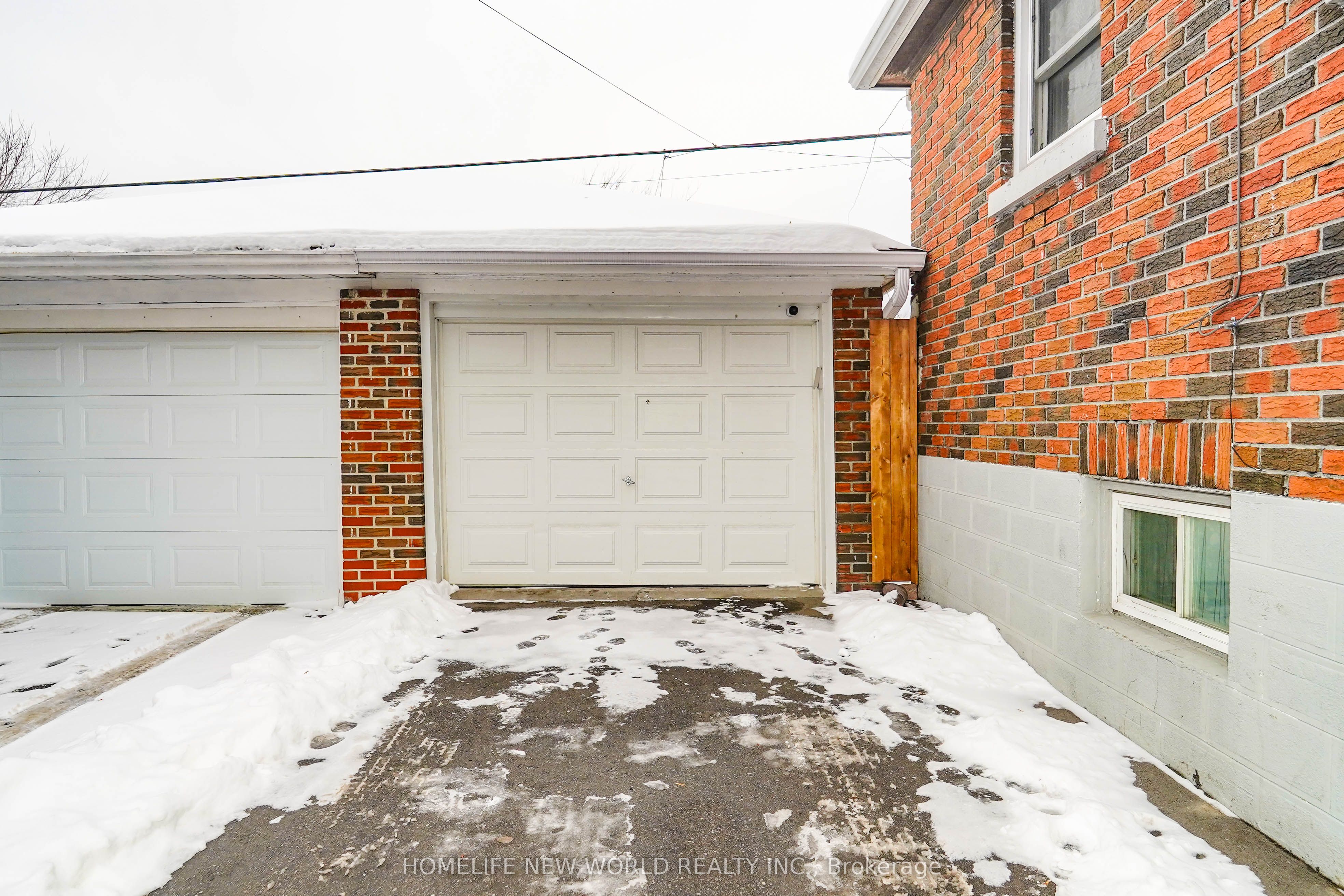 137 Banting Avenue, Oshawa, ON L1H 2M5 photo 3