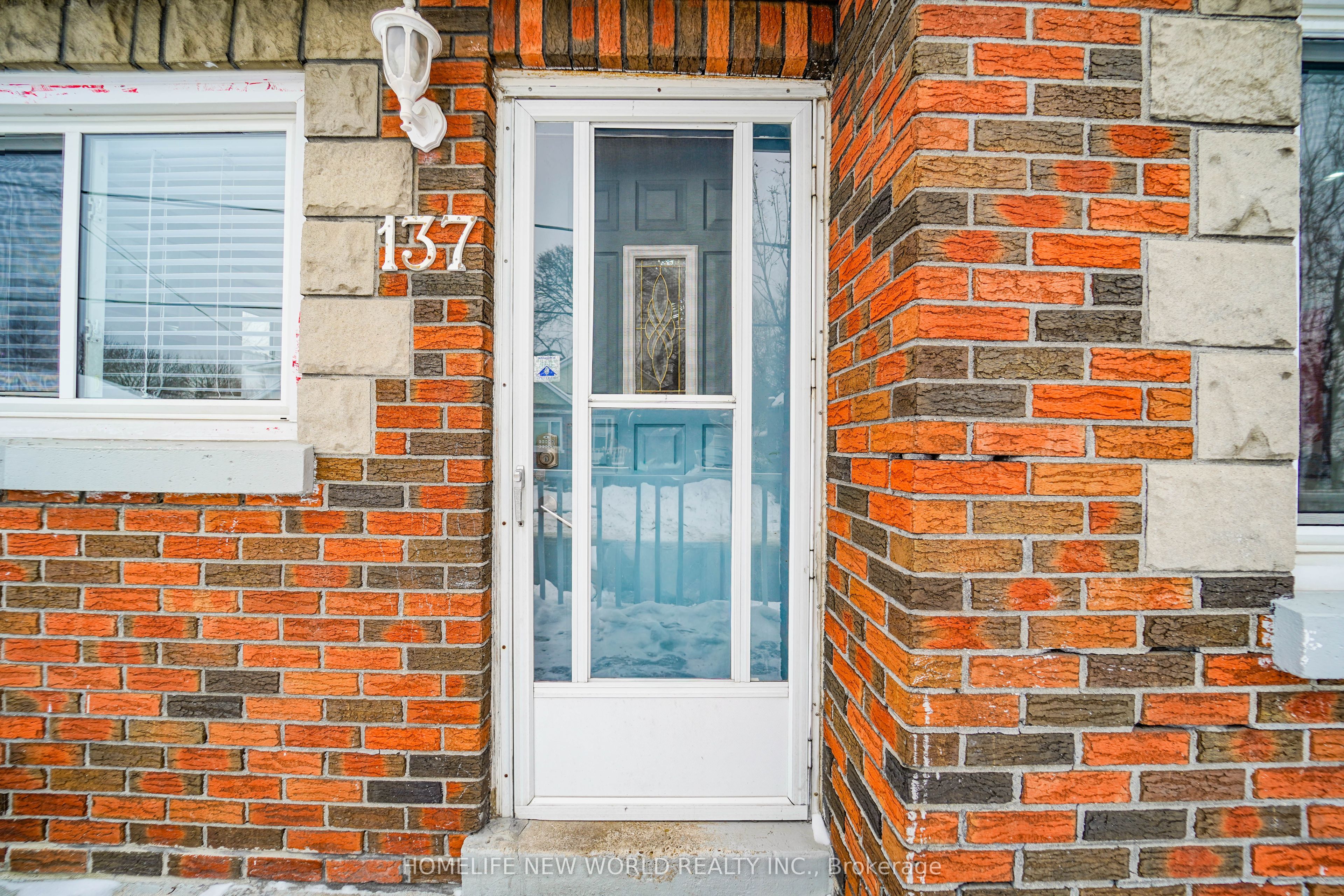 137 Banting Avenue, Oshawa, ON L1H 2M5 photo 4