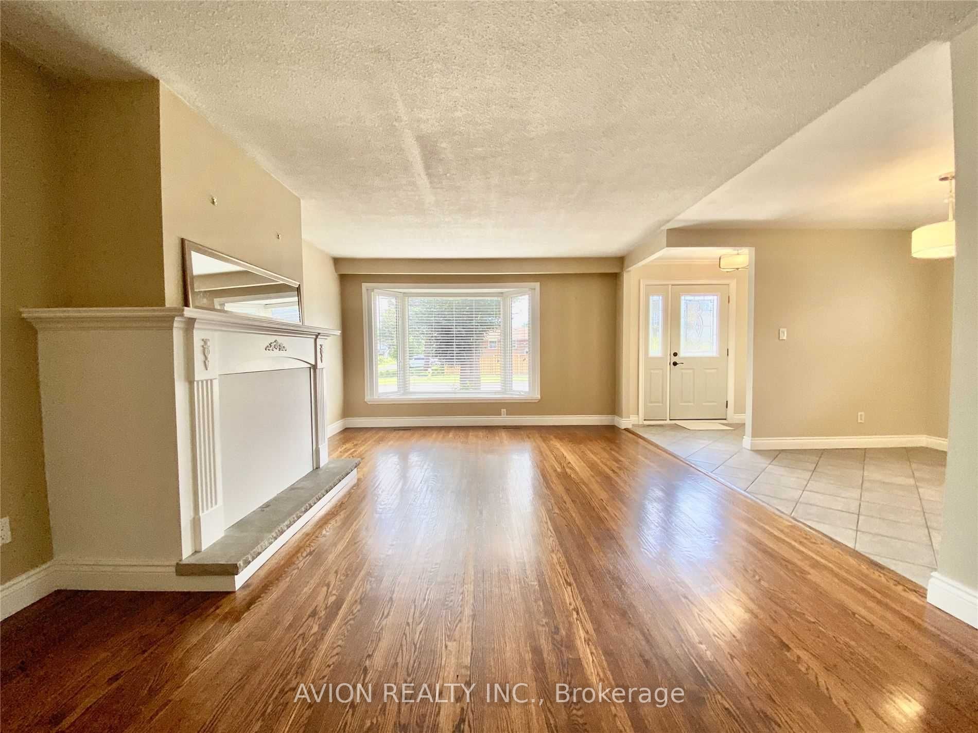 878 West Shore Boulevard Main Fl, Pickering, ON L1W 2V7 photo 4