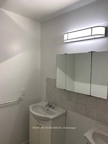 751 Queen Street E 3, Toronto, ON M4M 1H3 photo 5