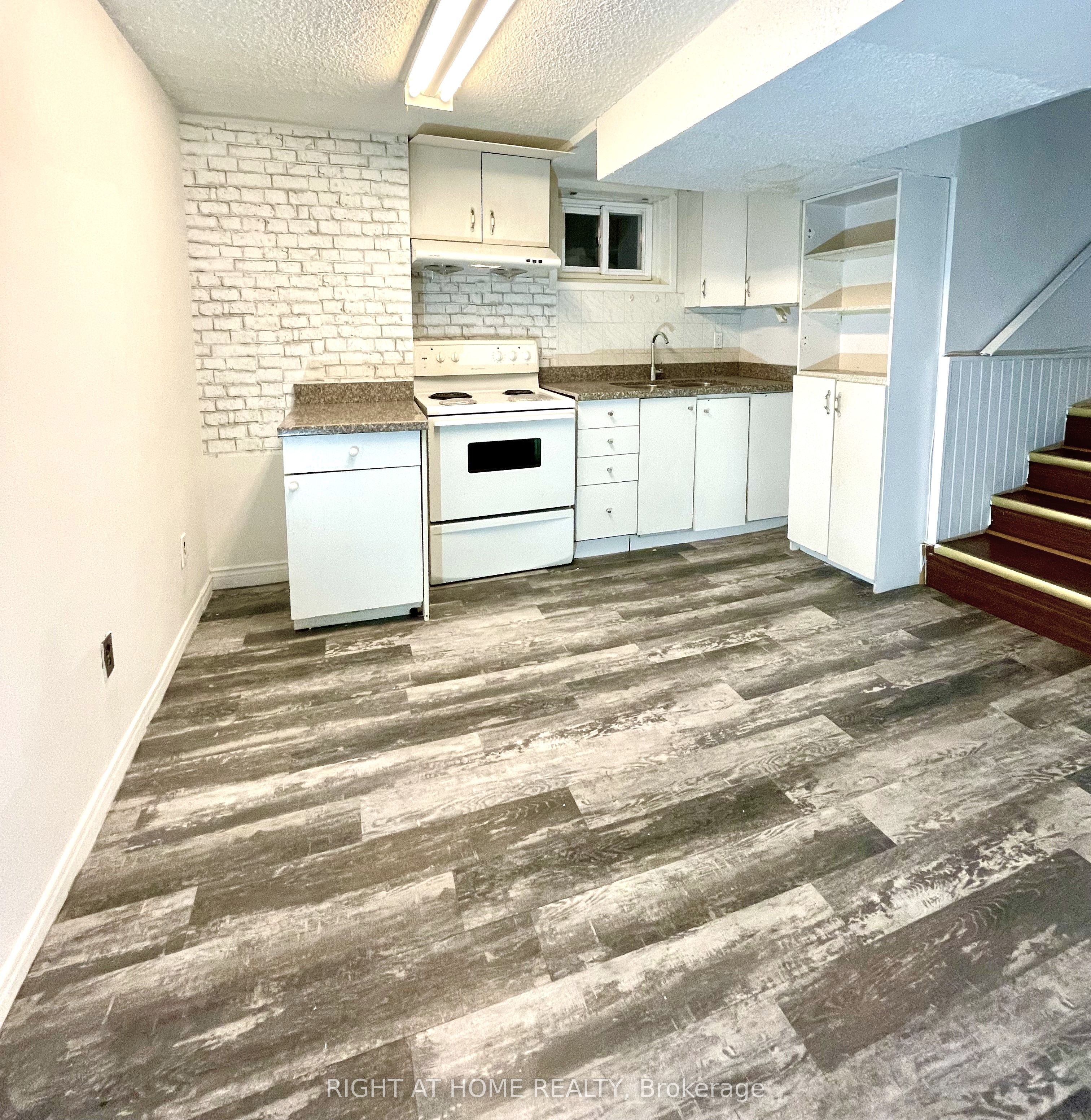 108 Littleleaf Drive B, Toronto, ON M1B 1Z2 photo 3