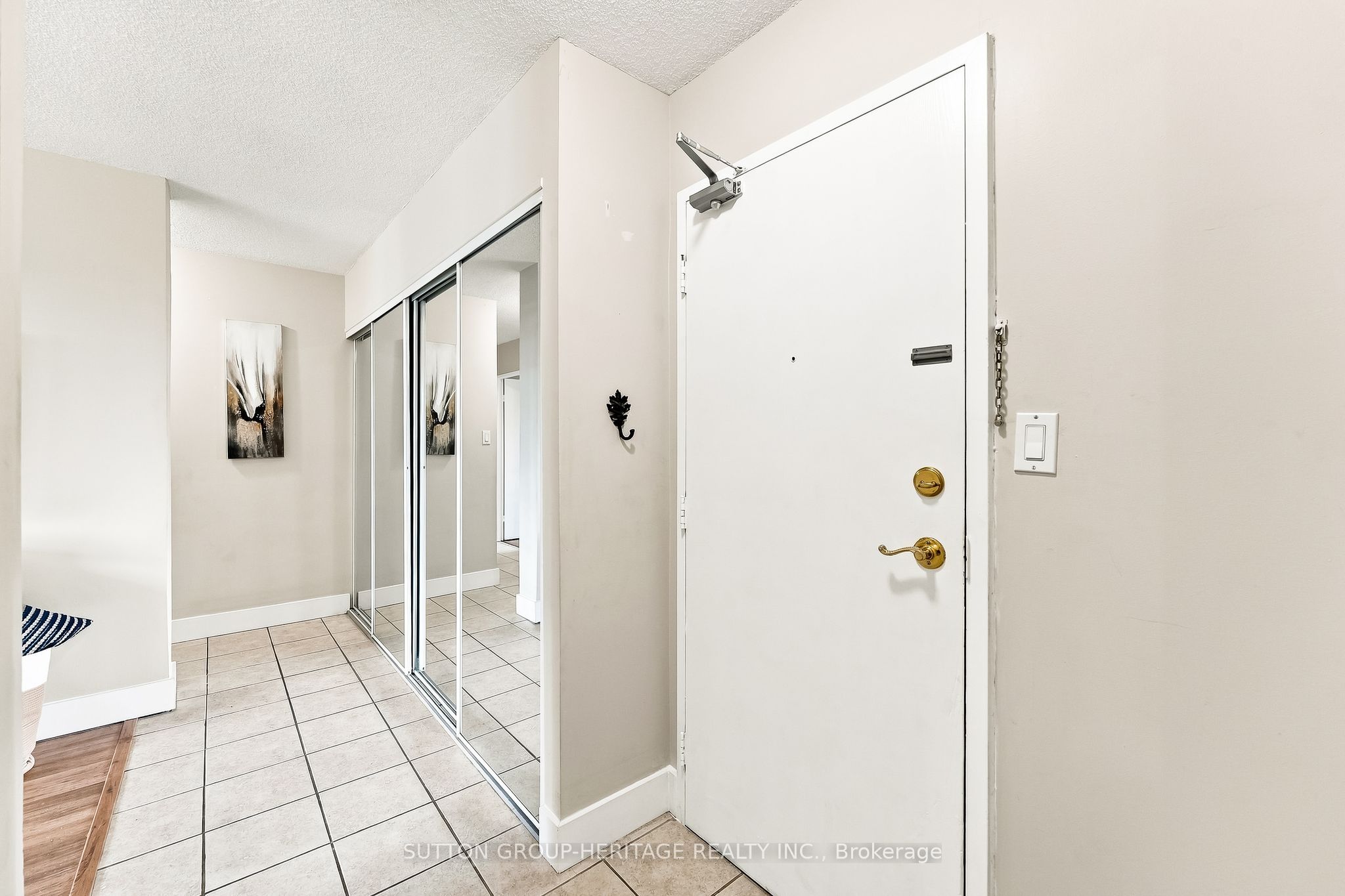 92 Church Street 301, Ajax, ON L1S 6B4 photo 2