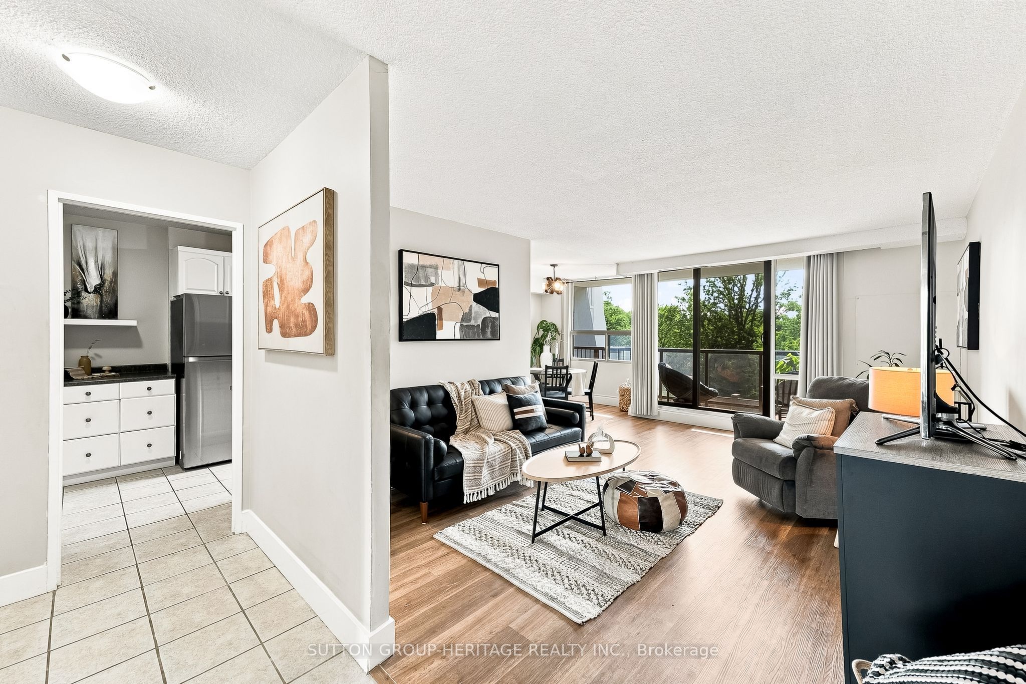92 Church Street 301, Ajax, ON L1S 6B4 photo 3