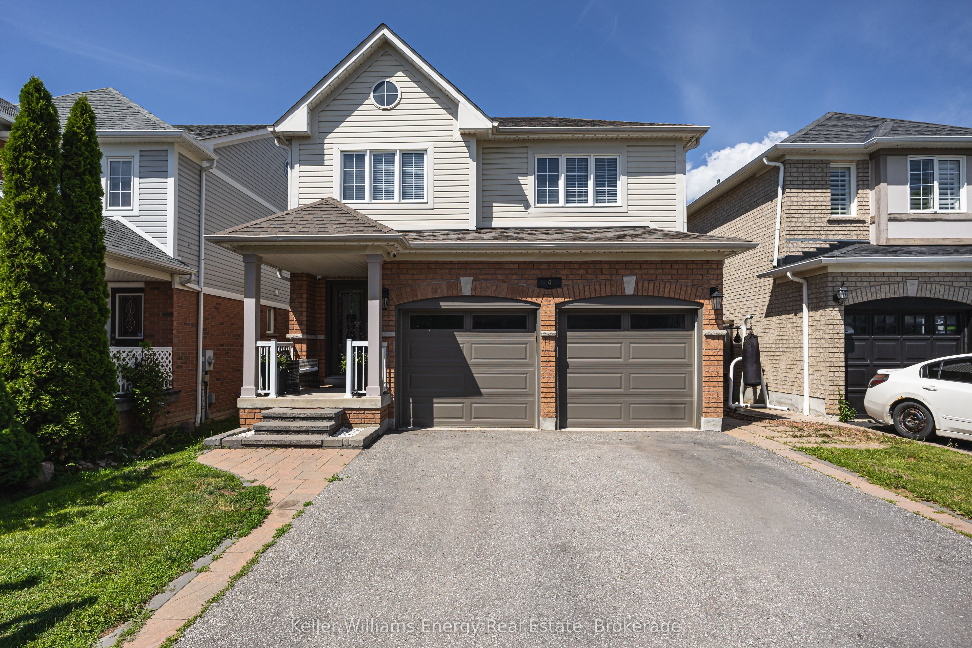 4 Holman Court, Whitby, ON L1P 1W9