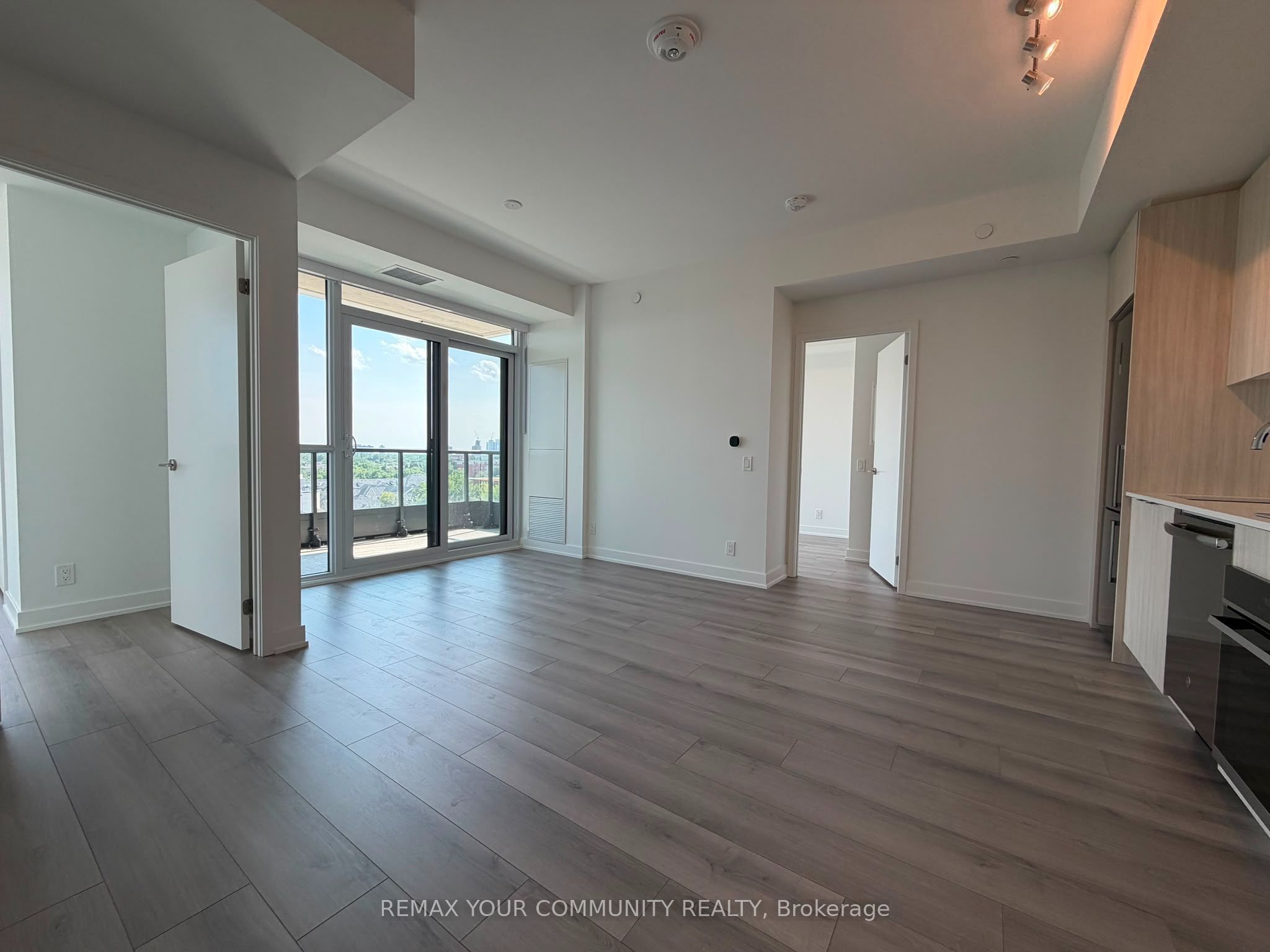 20 Deans Drive 707, Toronto, ON M1L 0J7 photo 2