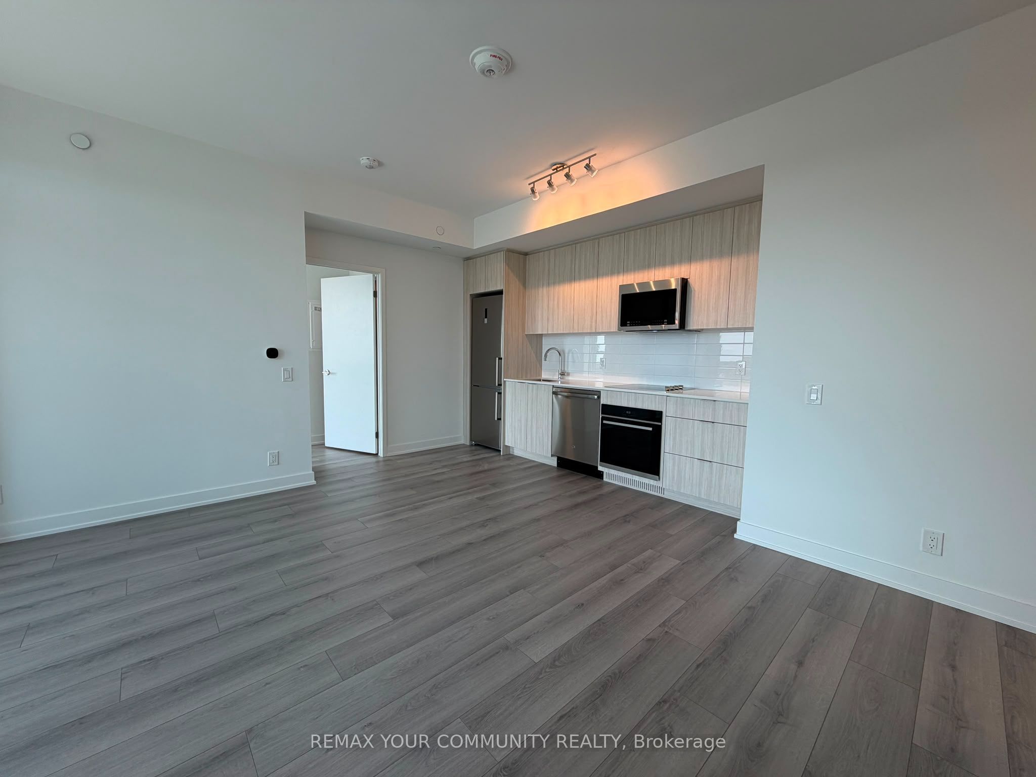 20 Deans Drive 707, Toronto, ON M1L 0J7 photo 3