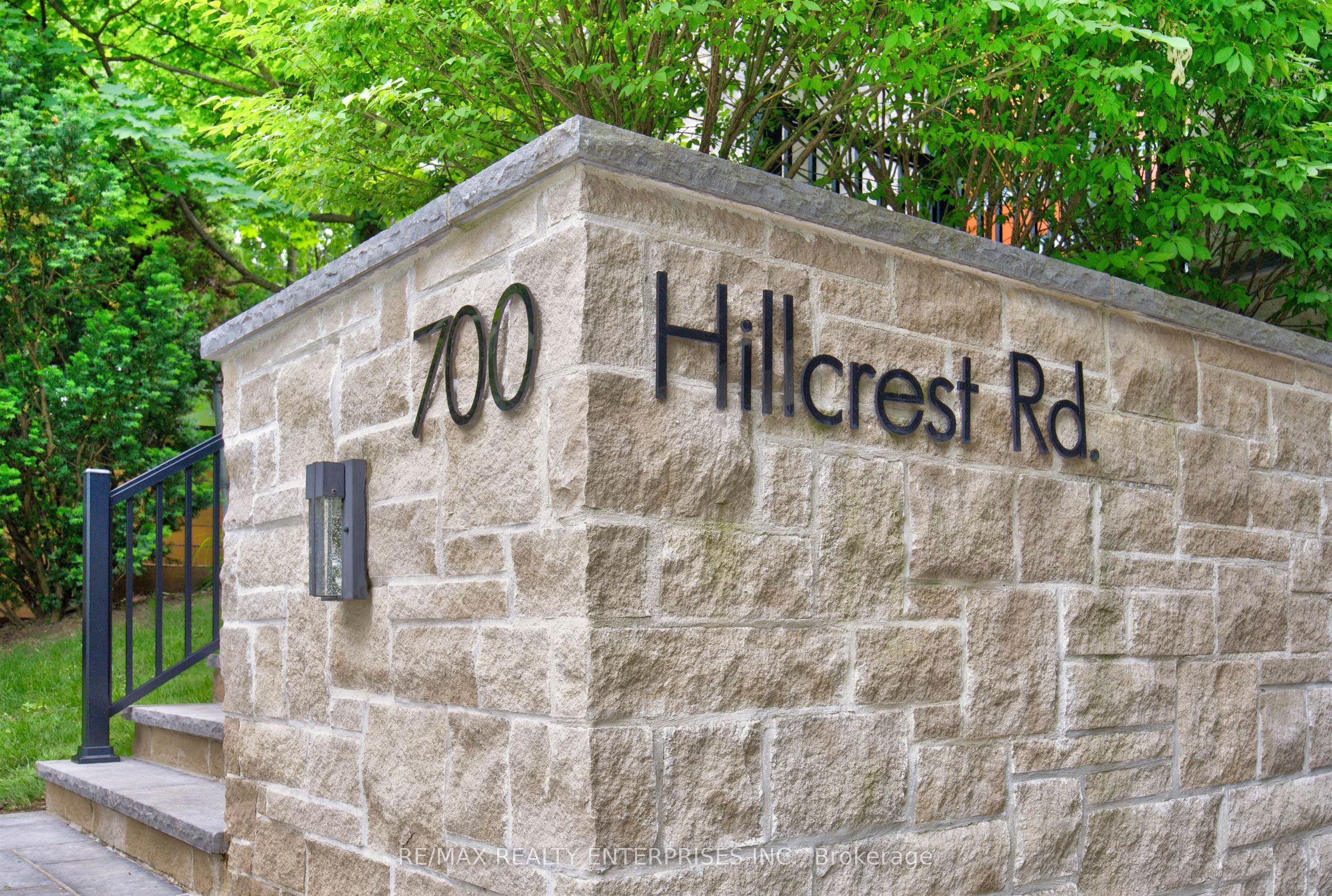 700 Hillcrest Road, Pickering, ON L1W 2P1 photo 4