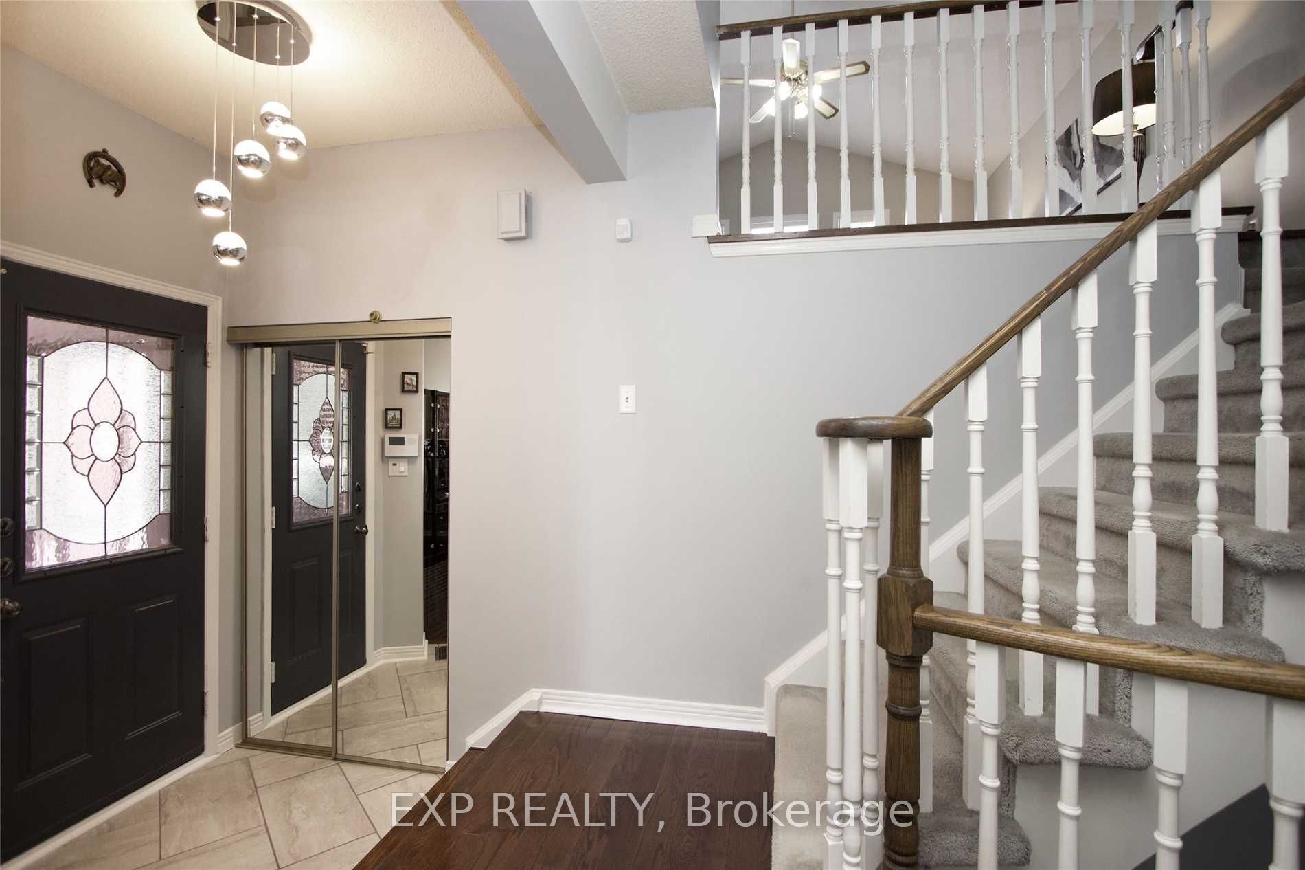 1009 Meadowridge Crescent, Pickering, ON L1V 4Z3 photo 3