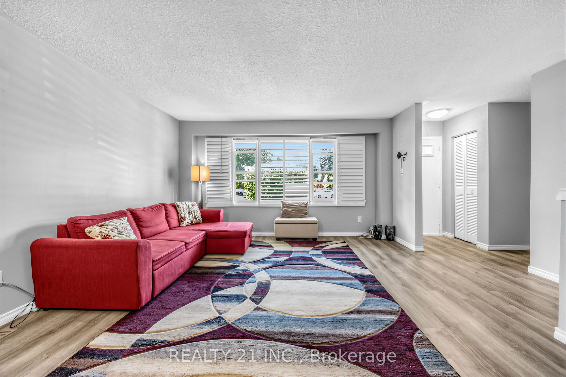 376 Vancouver Crescent, Oshawa, ON L1J 5X9 photo 3