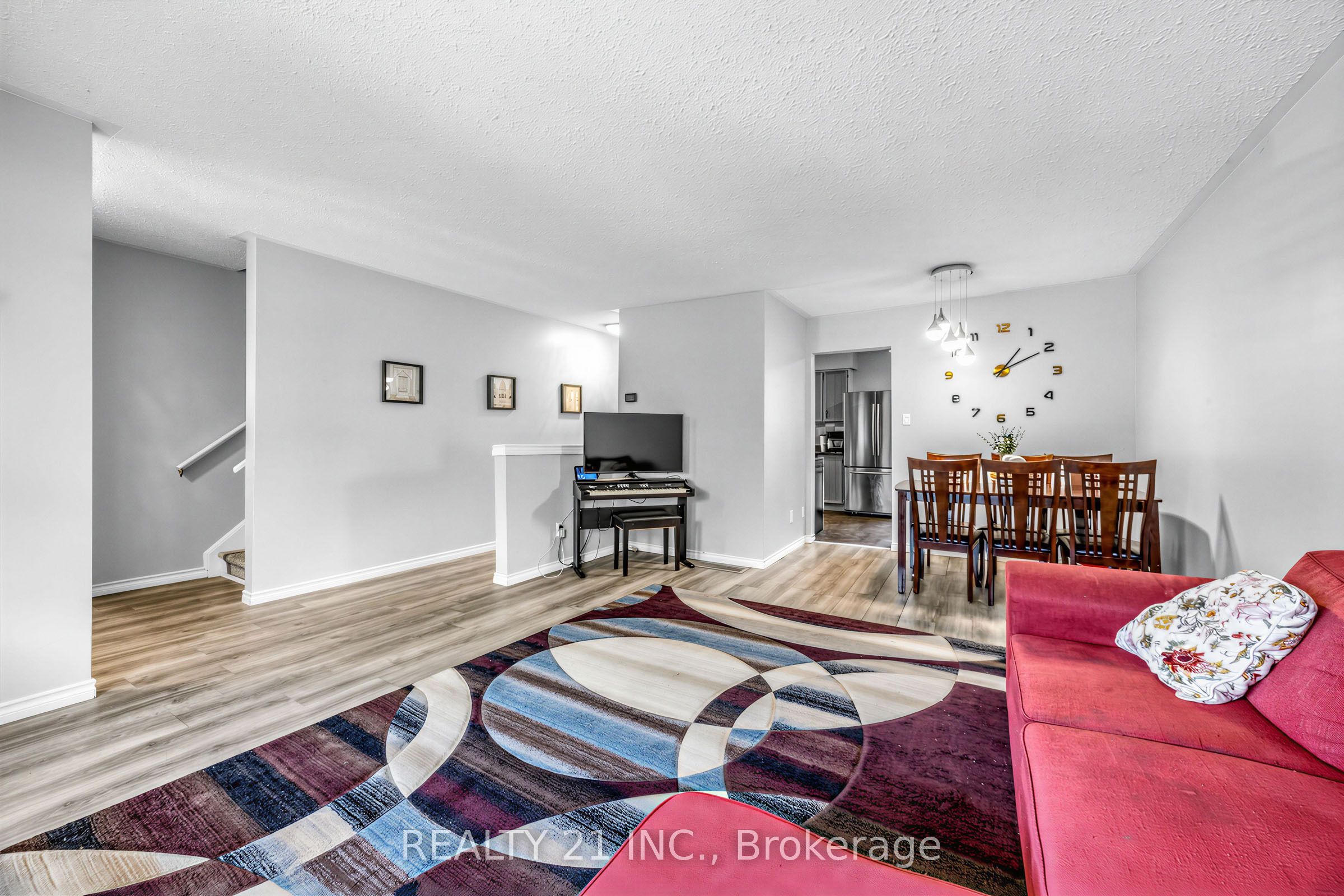 376 Vancouver Crescent, Oshawa, ON L1J 5X9 photo 4