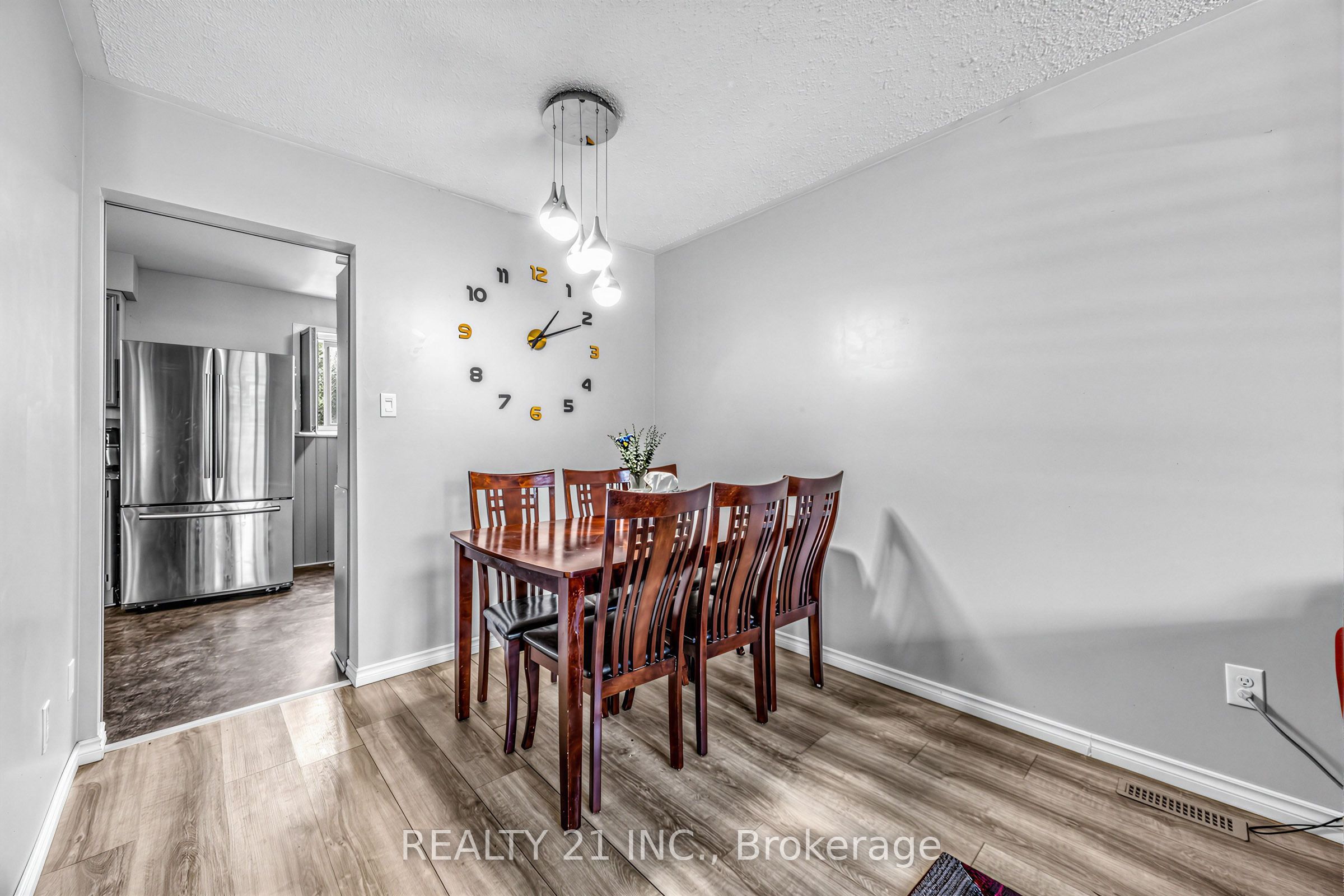 376 Vancouver Crescent, Oshawa, ON L1J 5X9 photo 5