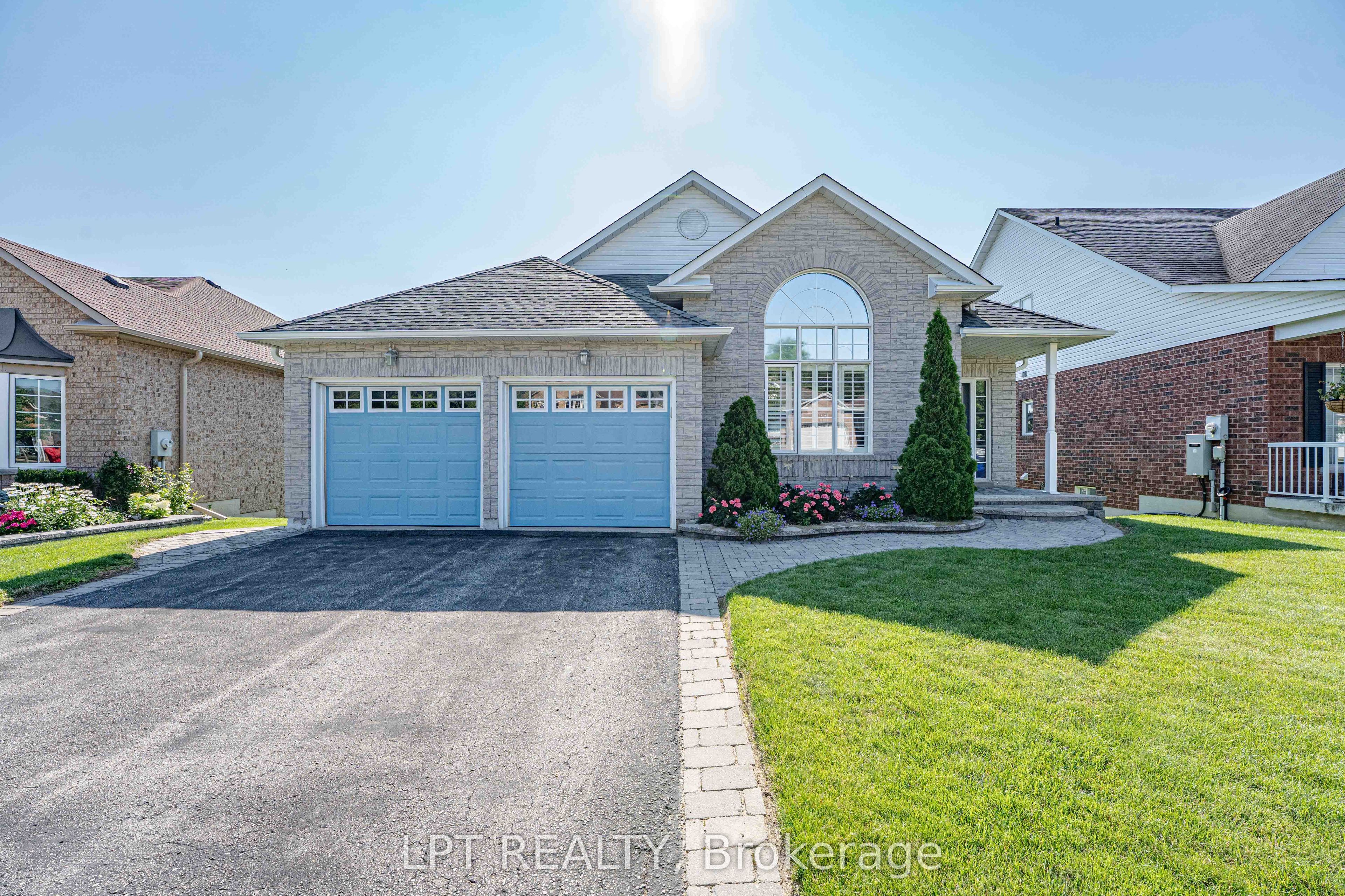 219 Waterbury Crescent, Scugog, ON L9L 1S5