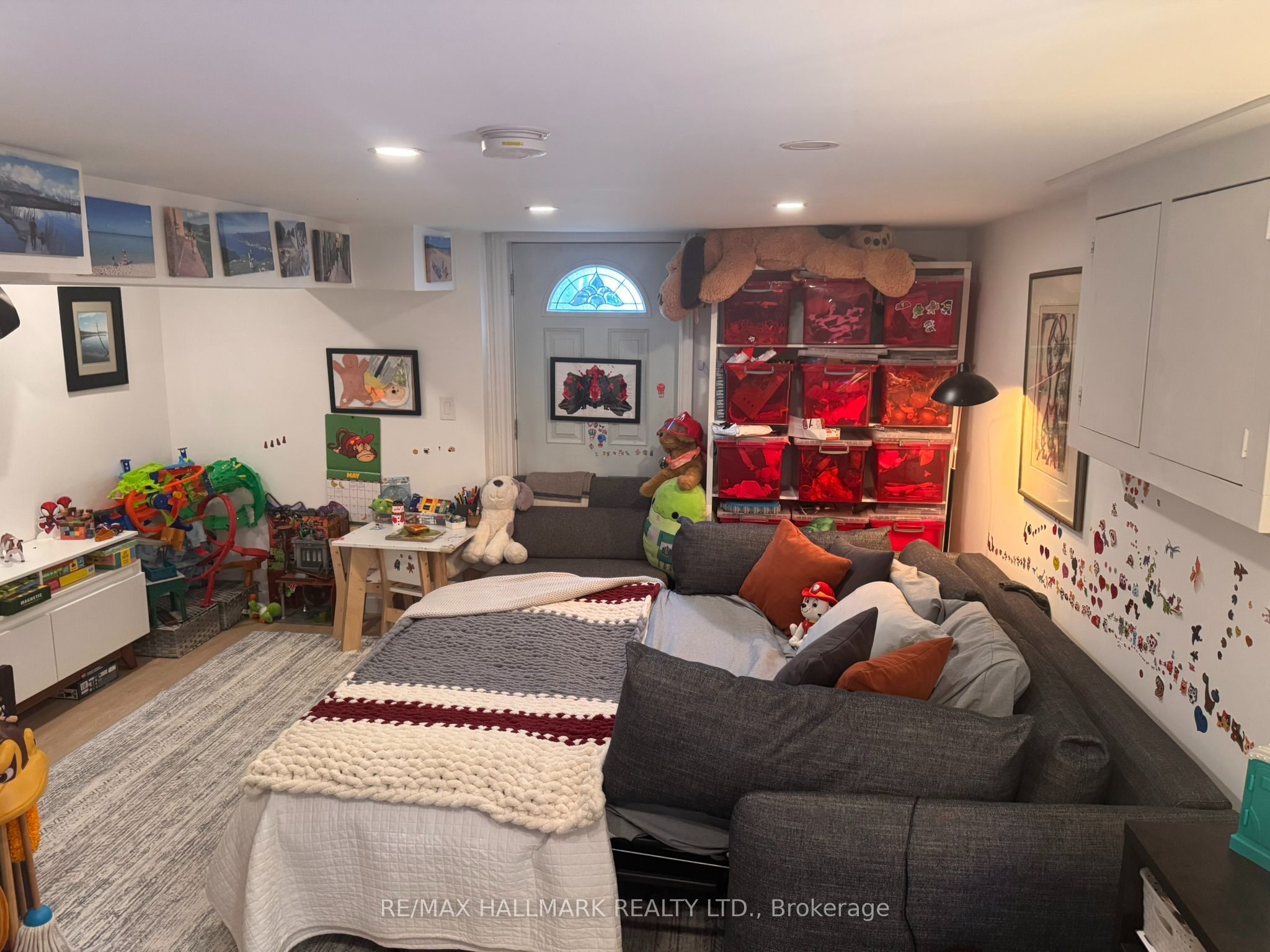 10 Hamilton Street Lower, Toronto, ON M4M 2C5