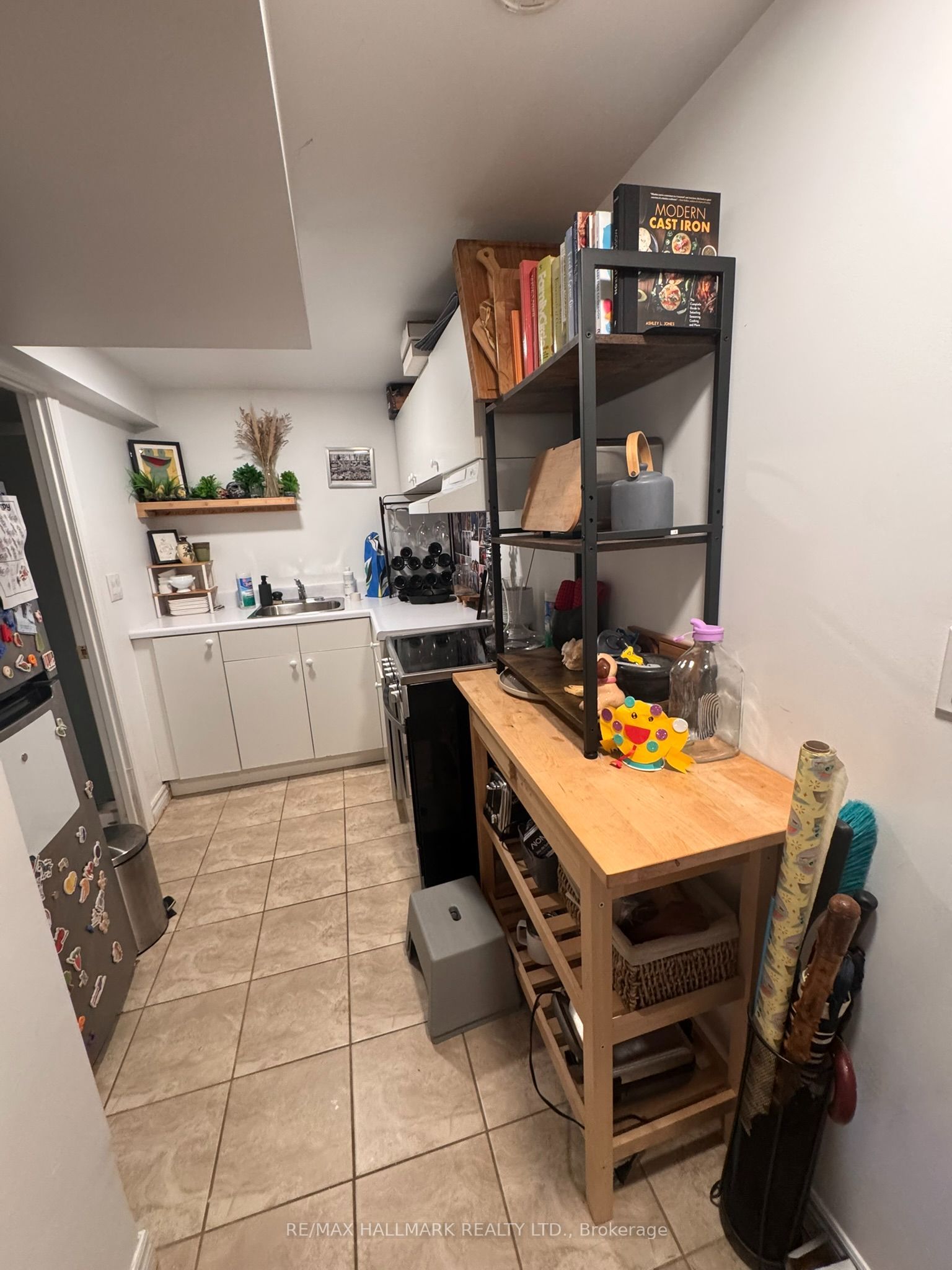 10 Hamilton Street Lower, Toronto, ON M4M 2C5 photo 4
