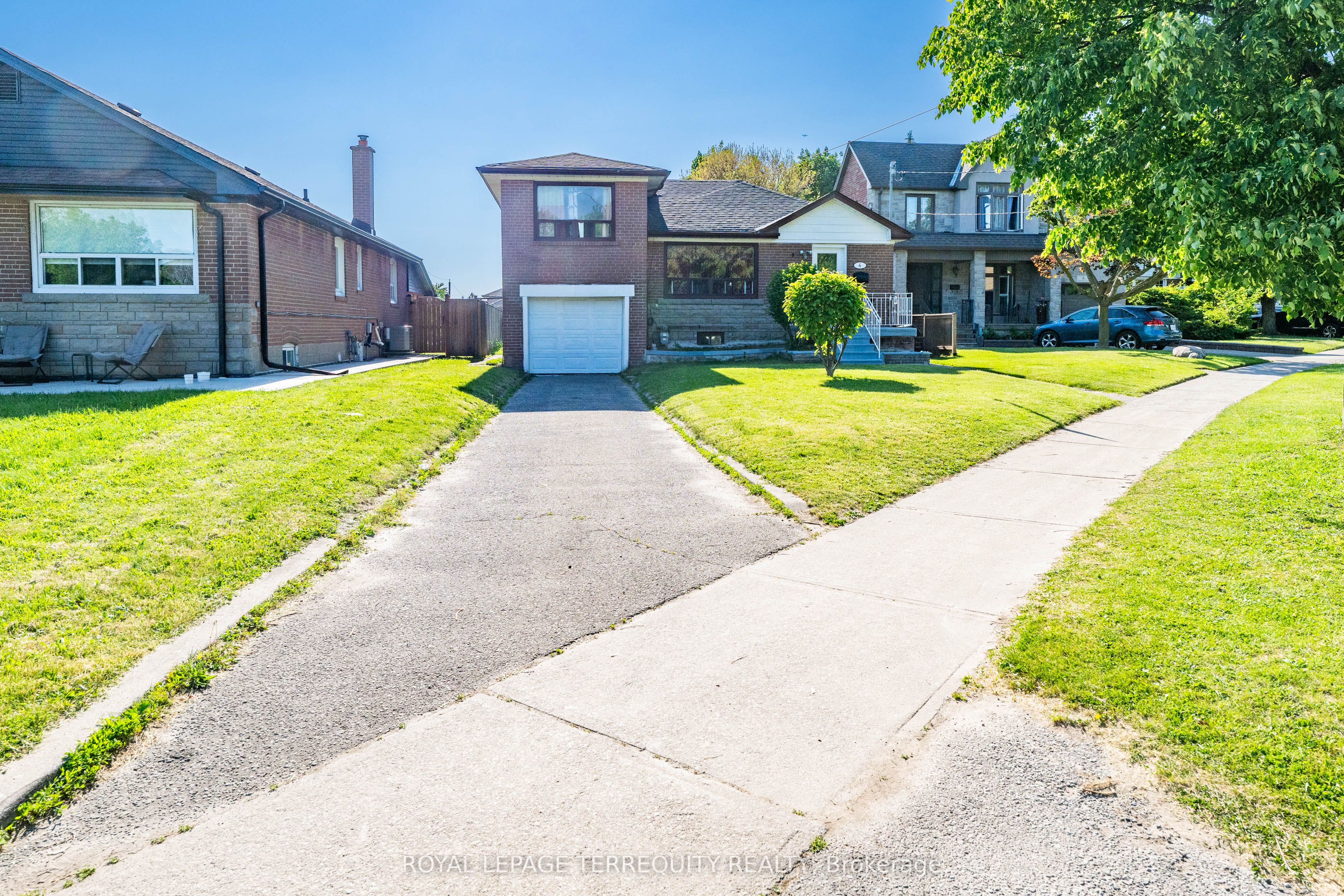 4 Harris Park Drive, Toronto, ON M1L 2Z9 photo 2