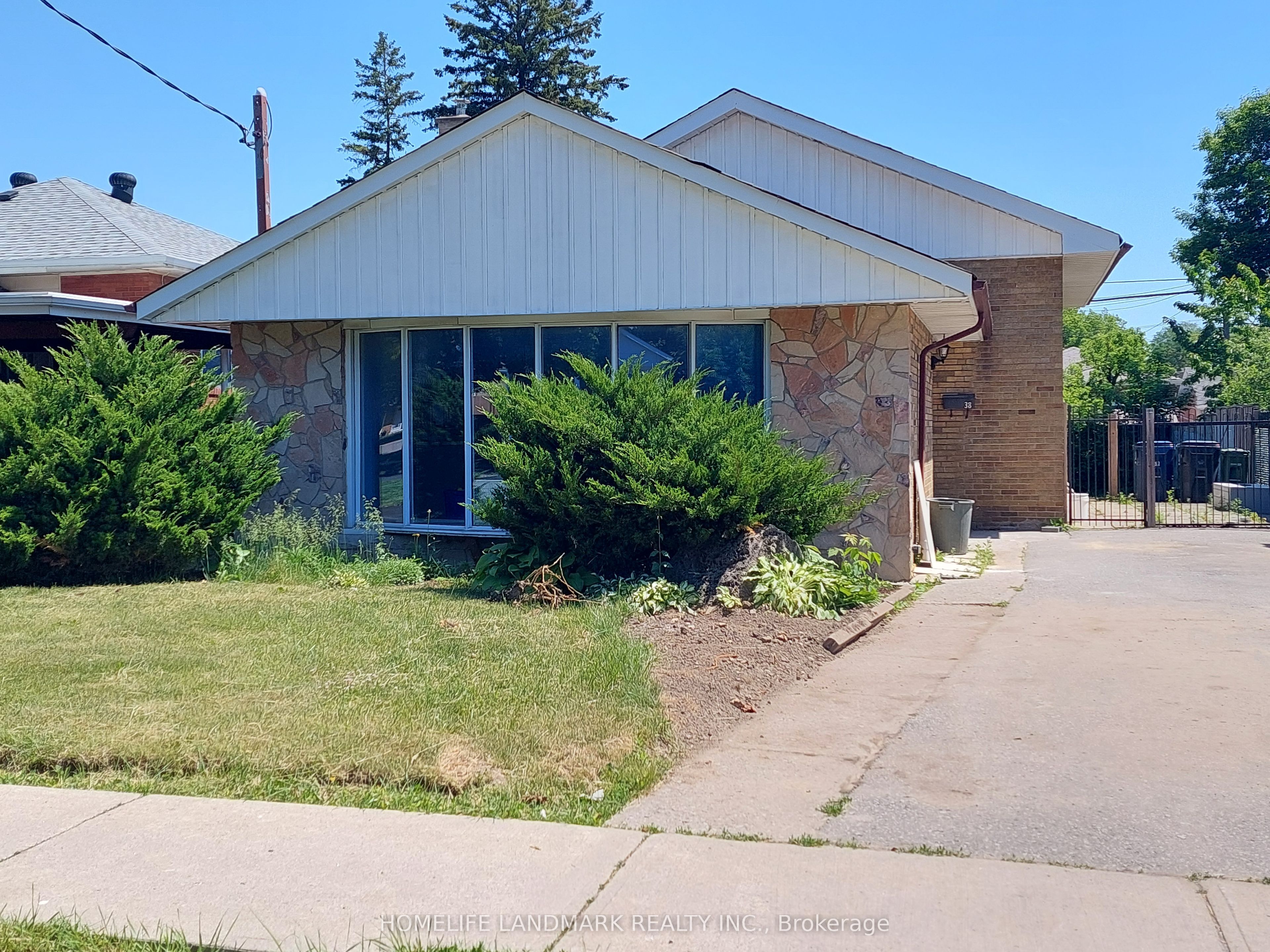 38 Mendip Crescent bsmt, Toronto, ON M1P 1Y4