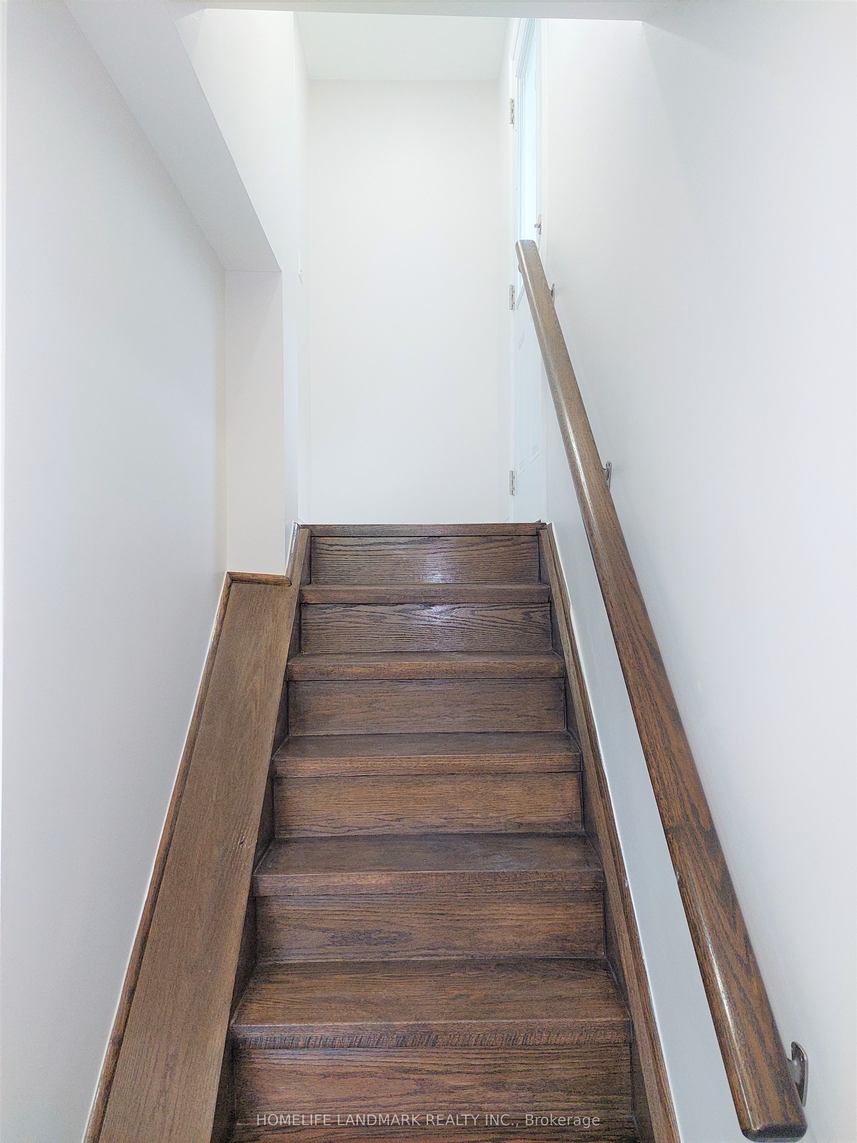 38 Mendip Crescent bsmt, Toronto, ON M1P 1Y4 photo 2