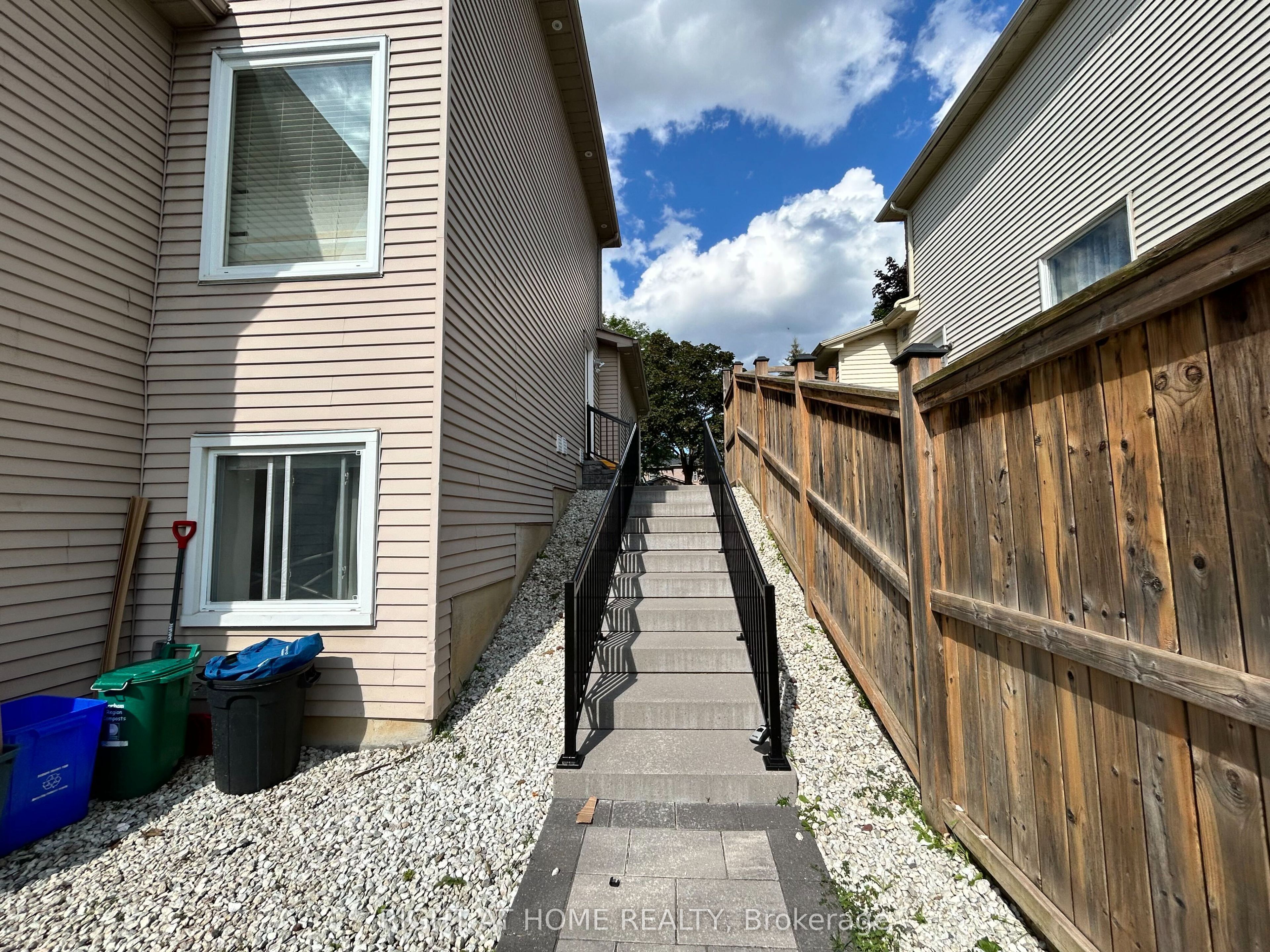 844 Crowells Street, Oshawa, ON L1K 1X3 photo 3