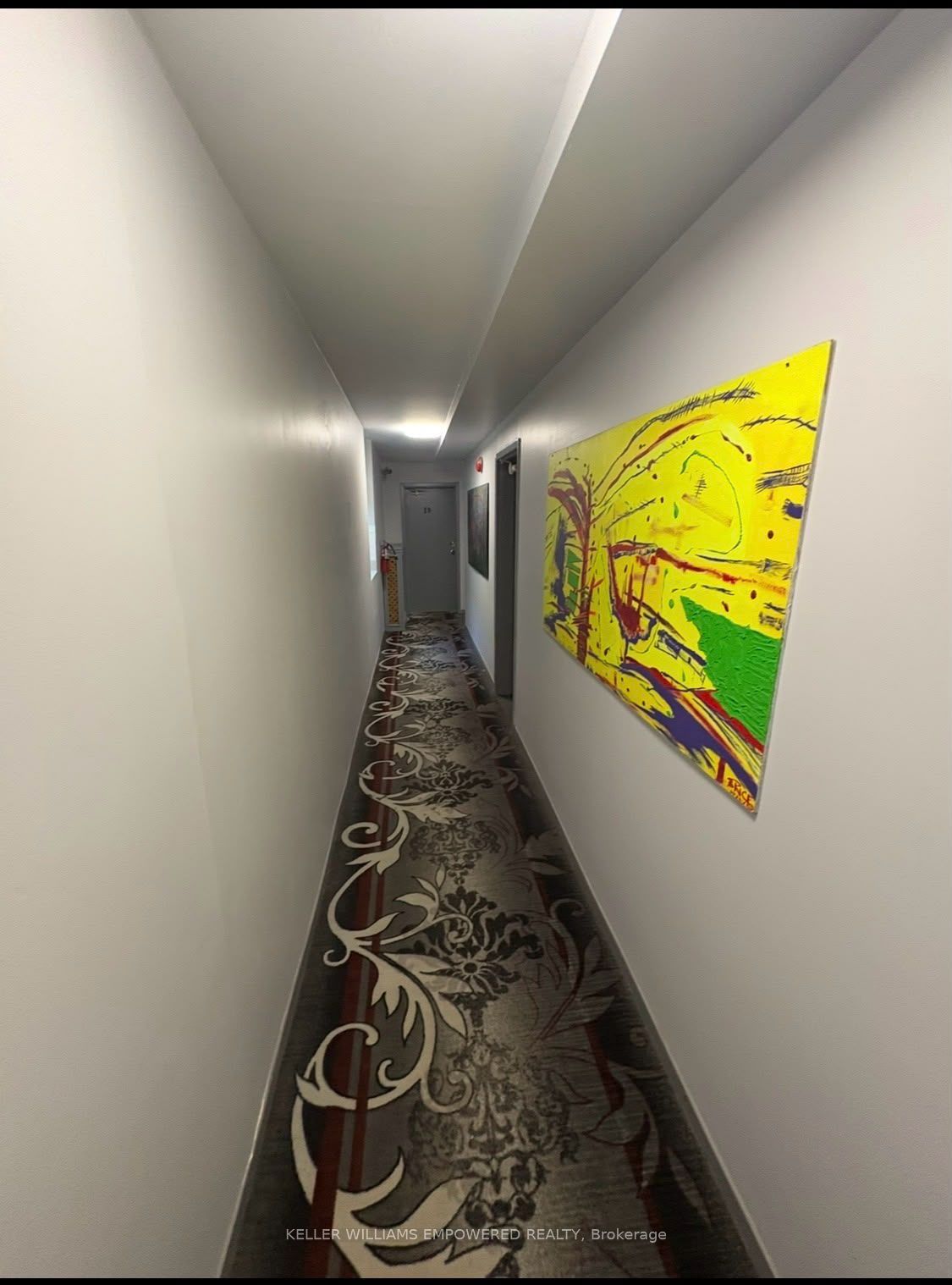 575 Pape Avenue C, Toronto, ON M4K 3R5 photo 2