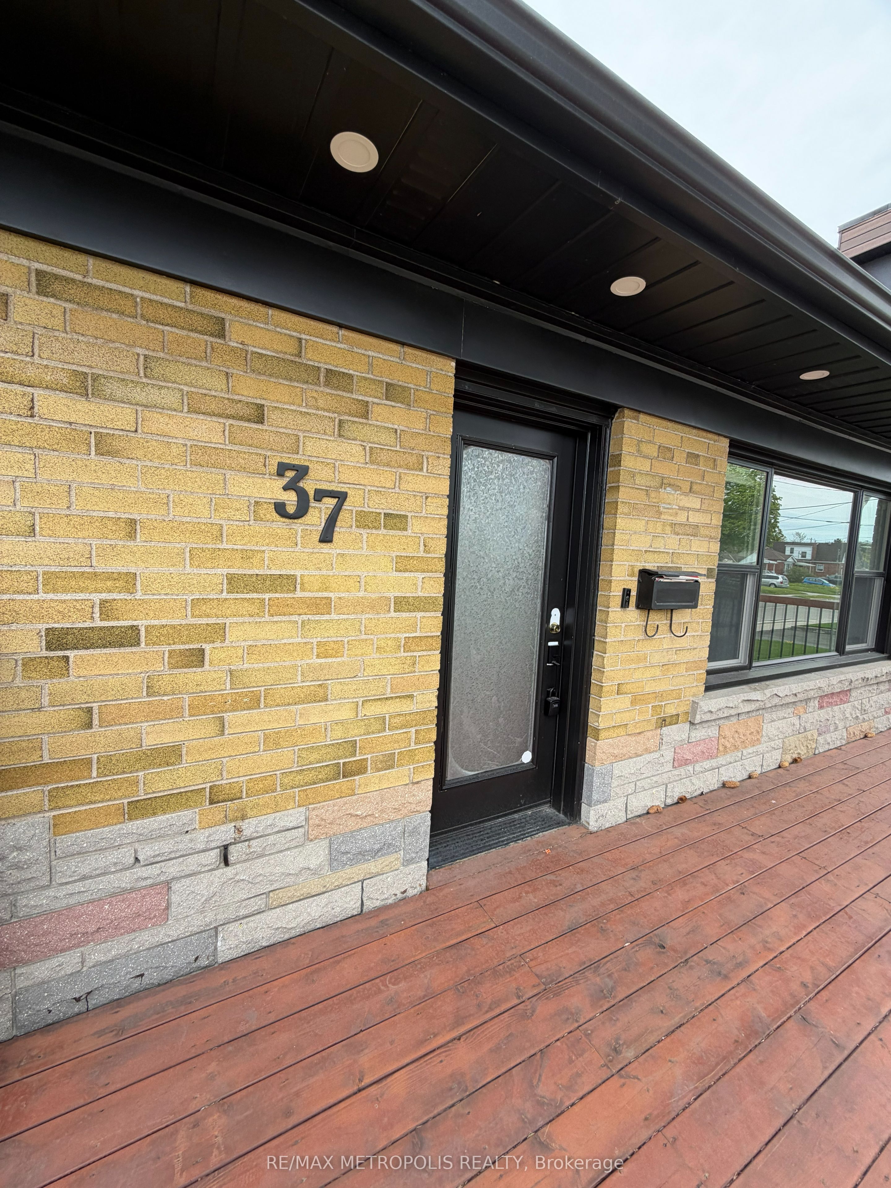 37 Lynvalley Crescent, Toronto, ON M1R 2V1 photo 4